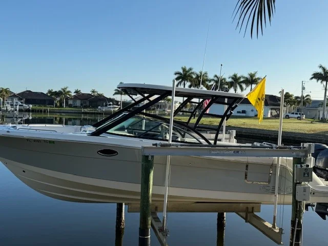 2021 Robalo R317 DUAL CONSOLE Image Thumbnail #1