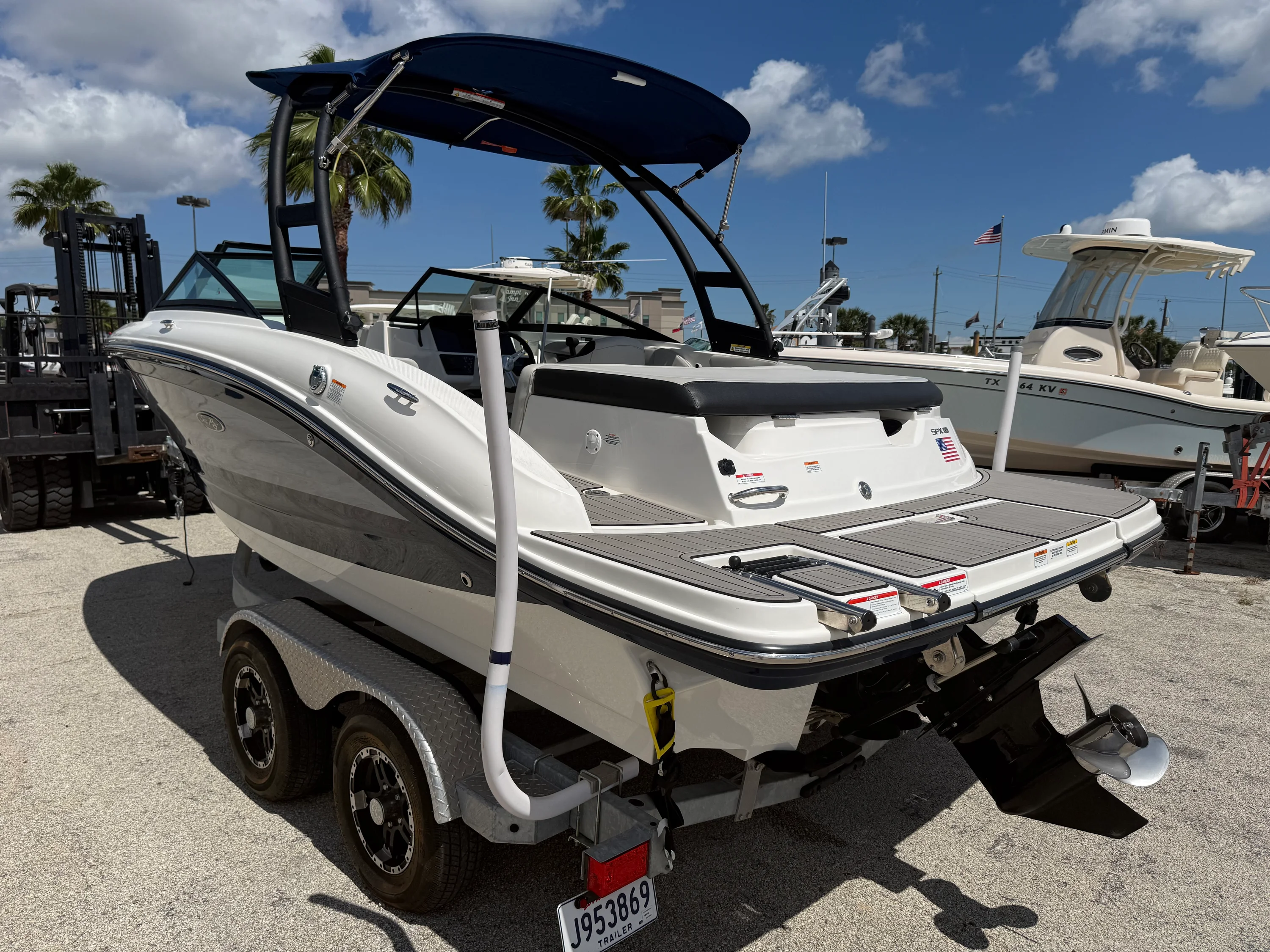 2022 Sea Ray 190 SPX Image Thumbnail #4