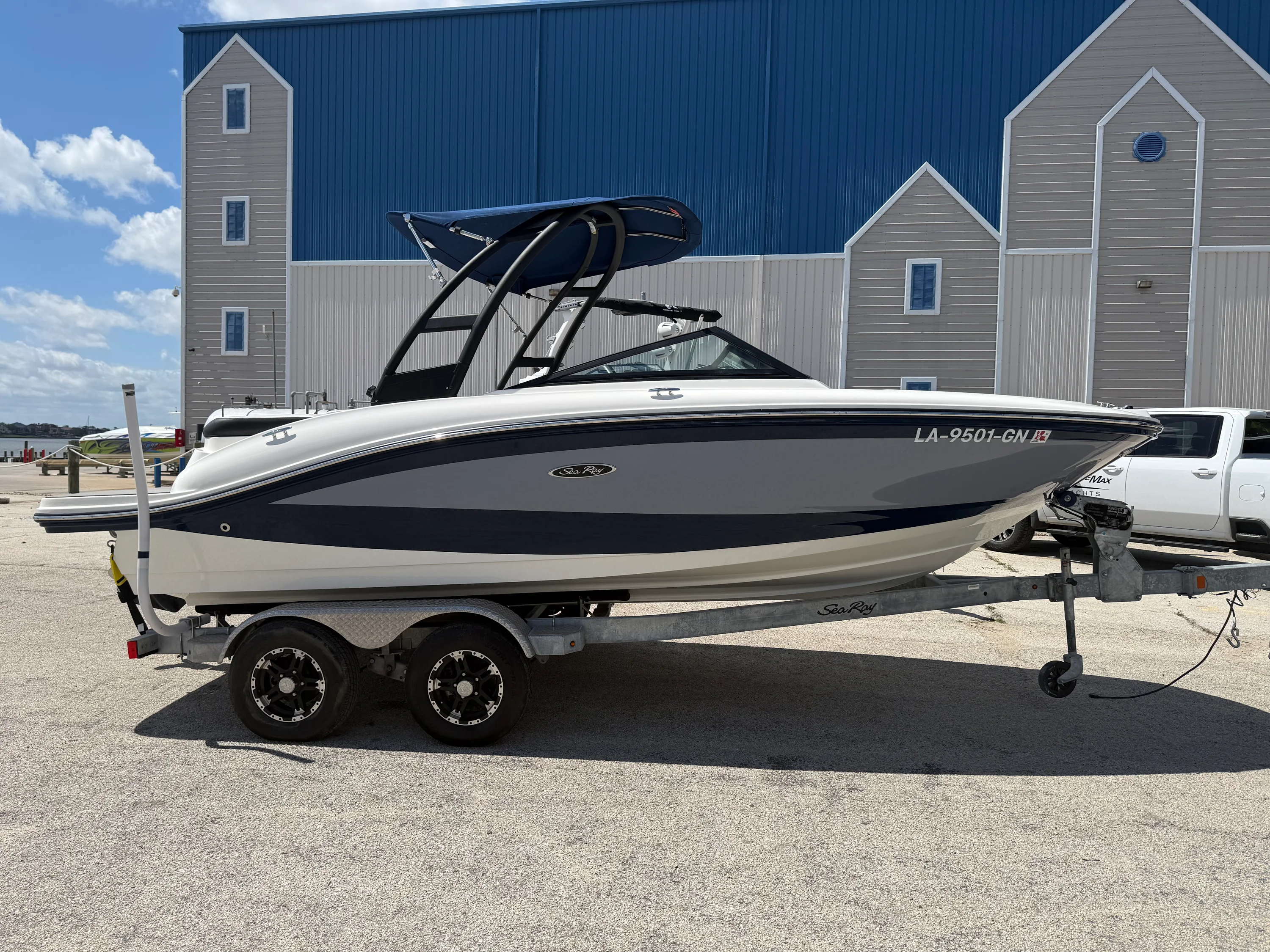 2022 Sea Ray 190 SPX Image Thumbnail #1