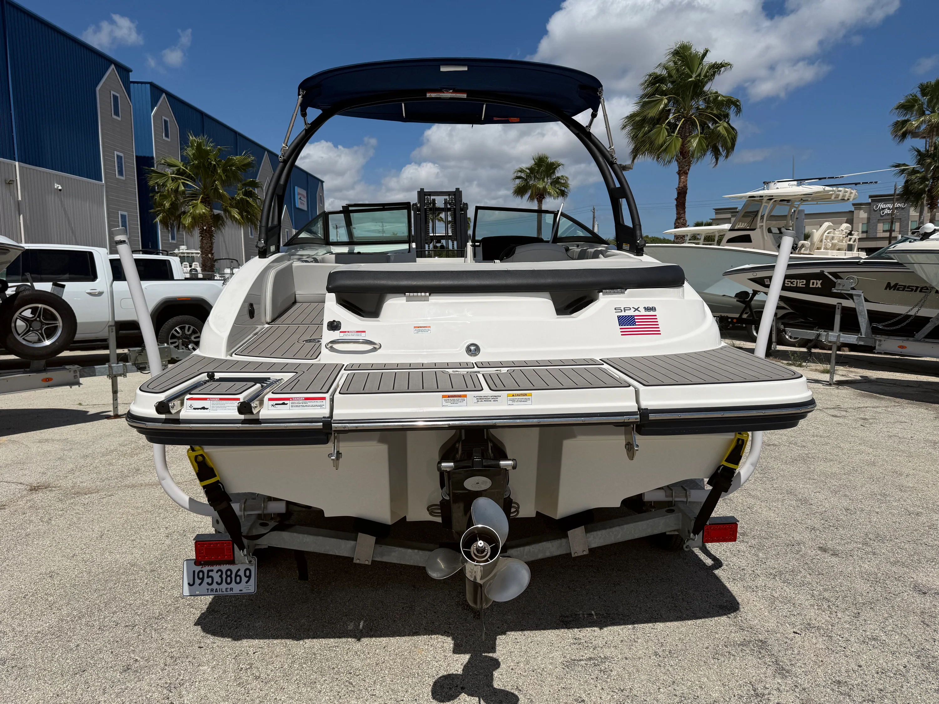 2022 Sea Ray 190 SPX Image Thumbnail #3