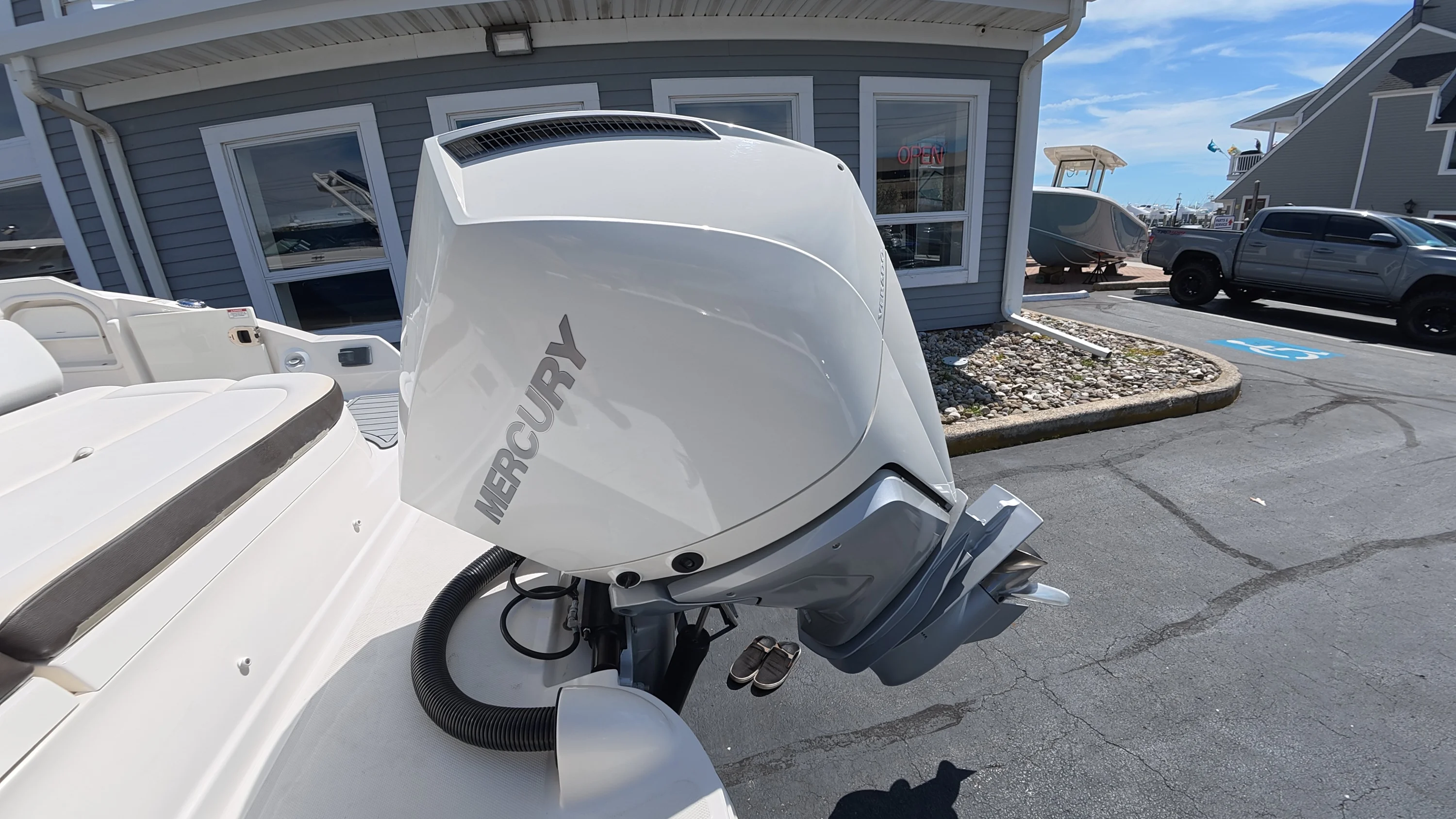 2020 Sea Ray SDX 270 Outboard Image Thumbnail #5