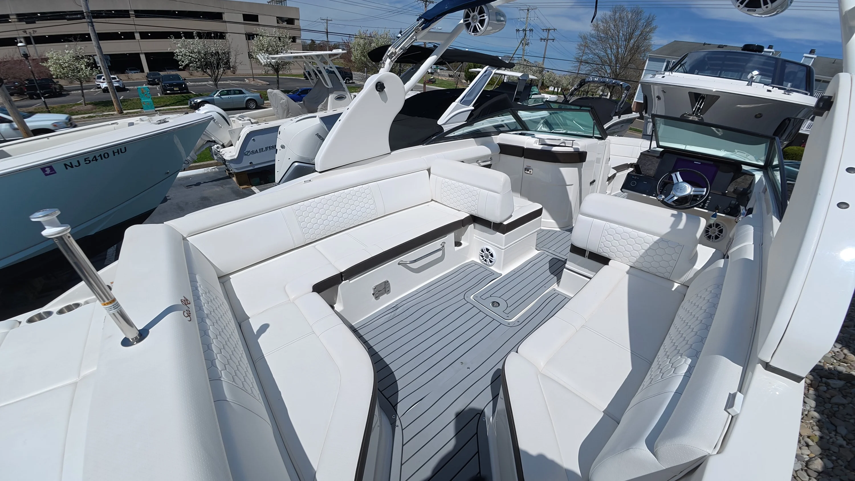 2020 Sea Ray SDX 270 Outboard Image Thumbnail #8