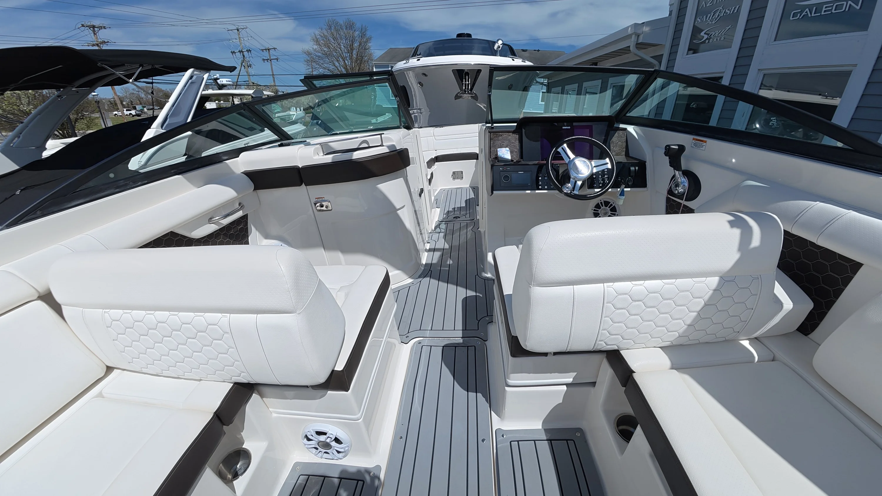 2020 Sea Ray SDX 270 Outboard Image Thumbnail #16