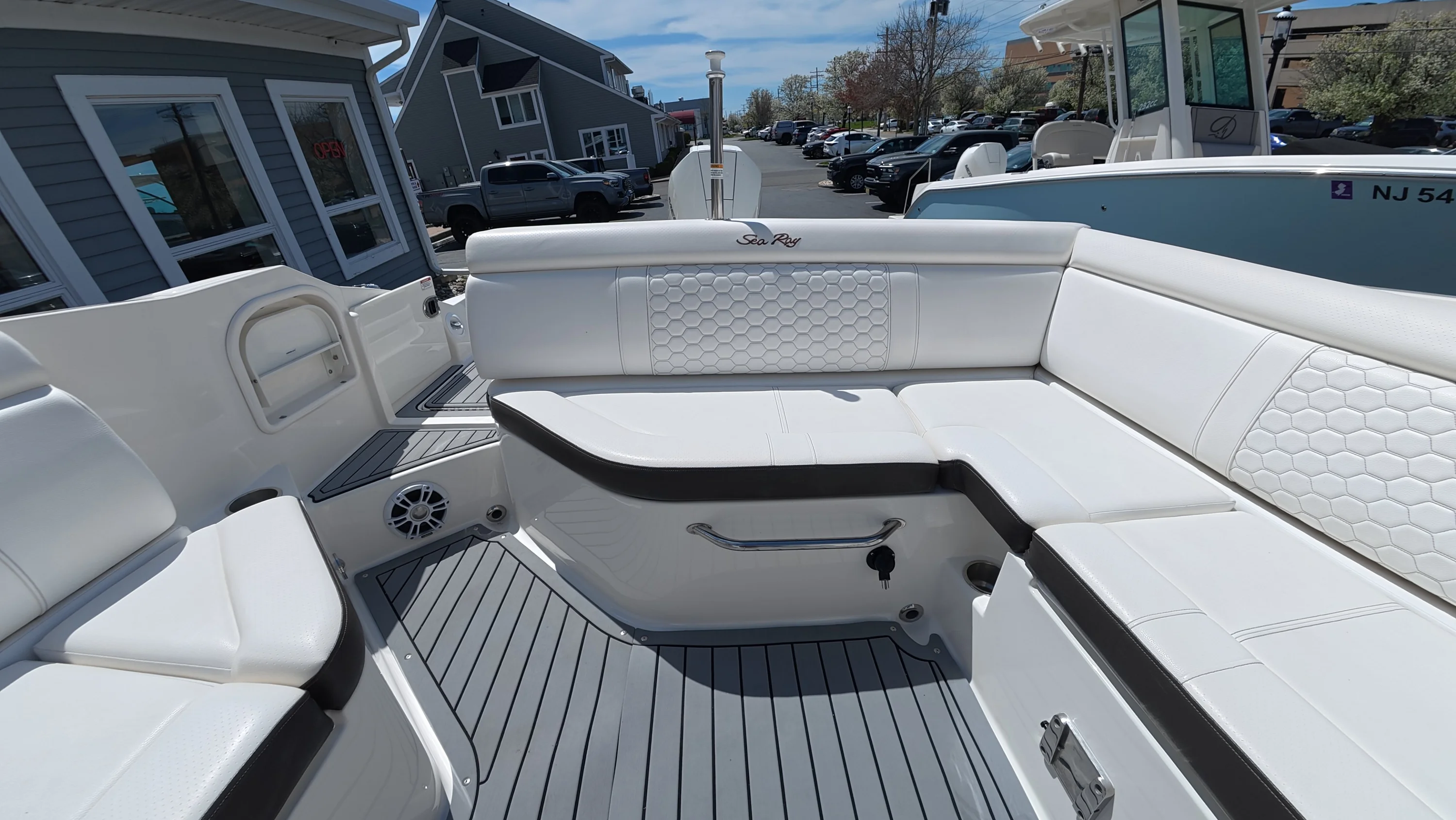 2020 Sea Ray SDX 270 Outboard Image Thumbnail #11
