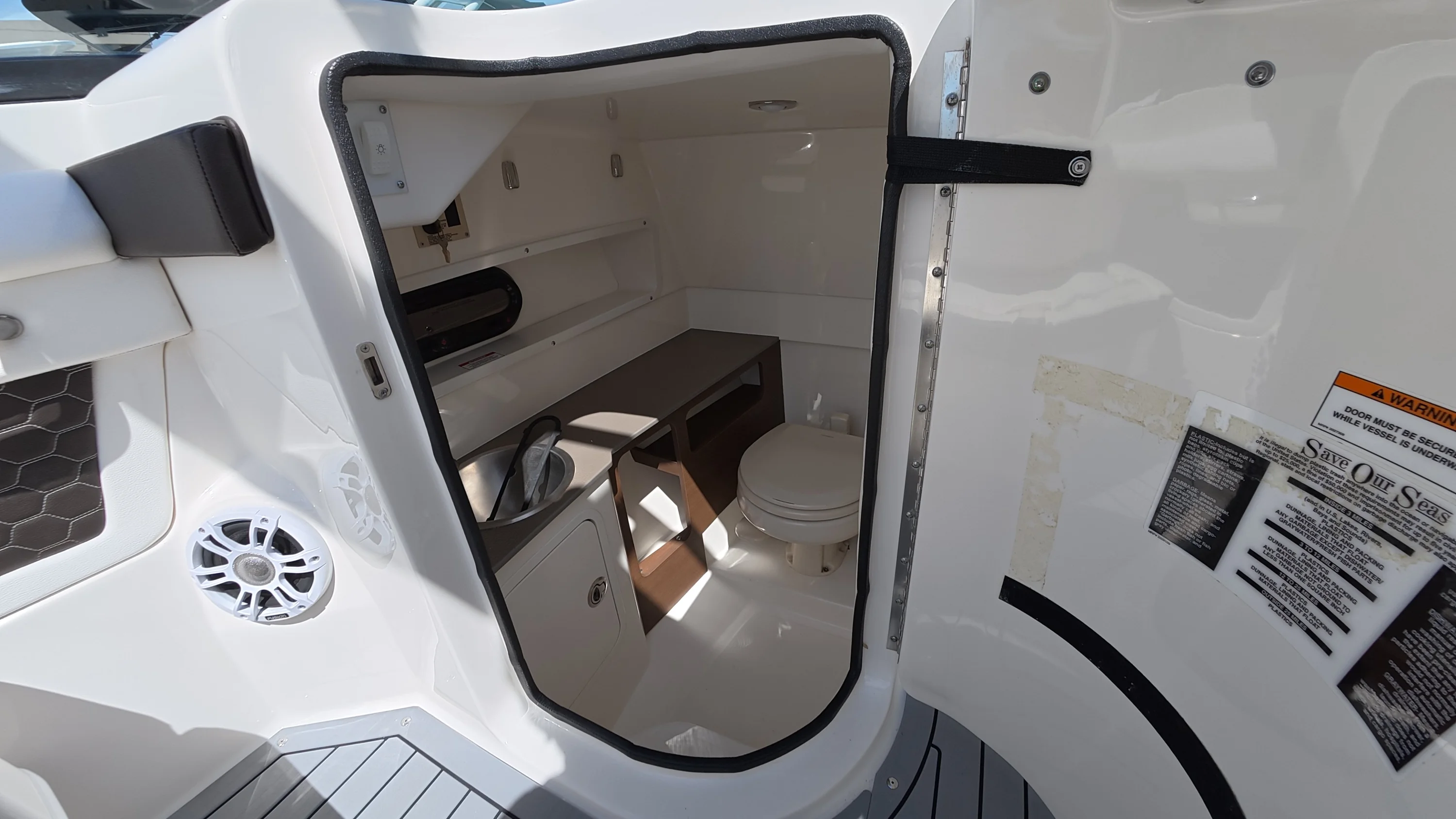 2020 Sea Ray SDX 270 Outboard Image Thumbnail #23