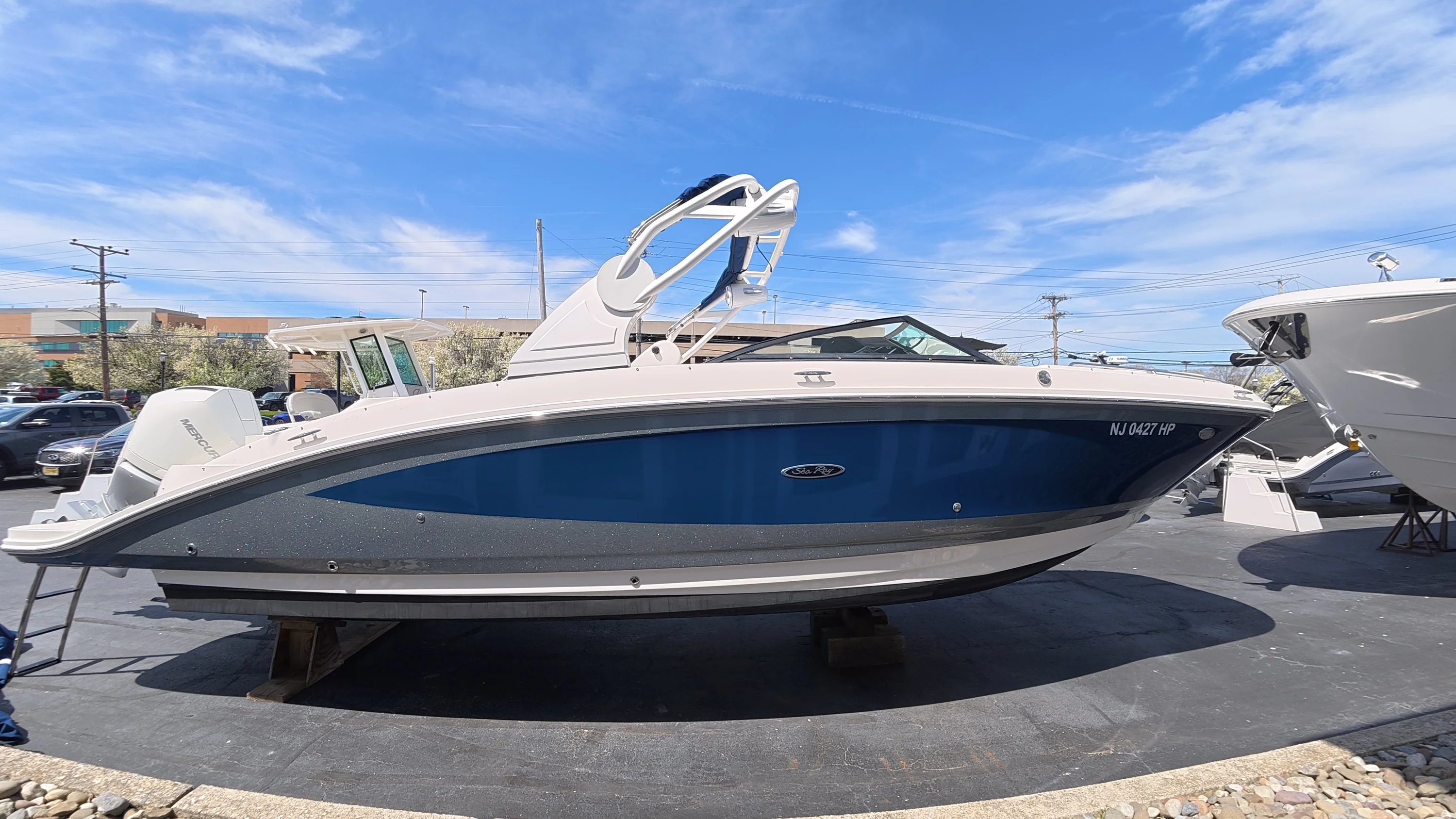 2020 Sea Ray SDX 270 Outboard Image Thumbnail #4