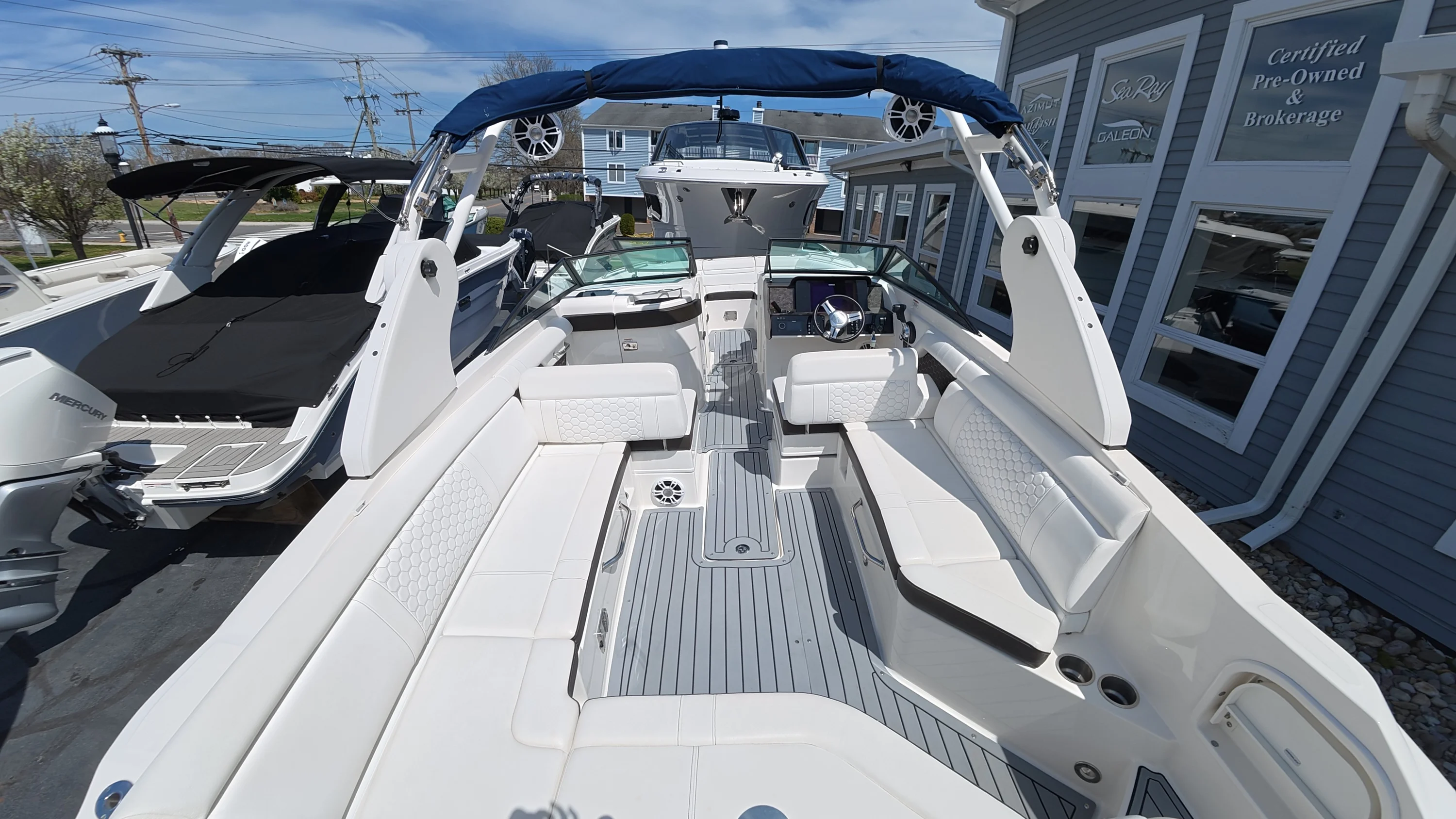 2020 Sea Ray SDX 270 Outboard Image Thumbnail #9
