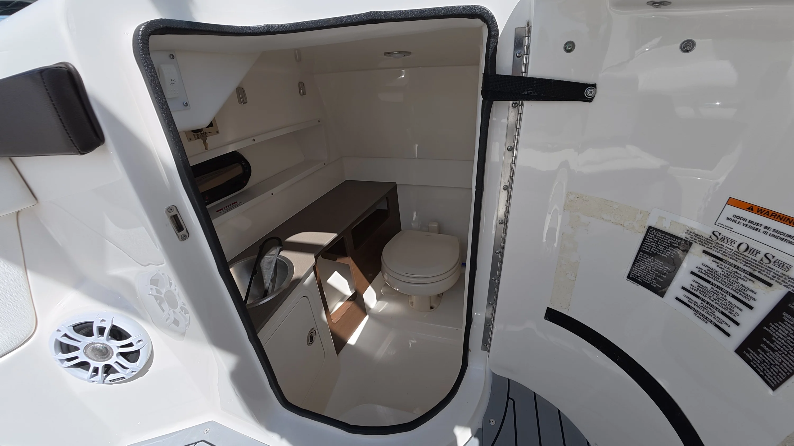 2020 Sea Ray SDX 270 Outboard Image Thumbnail #22
