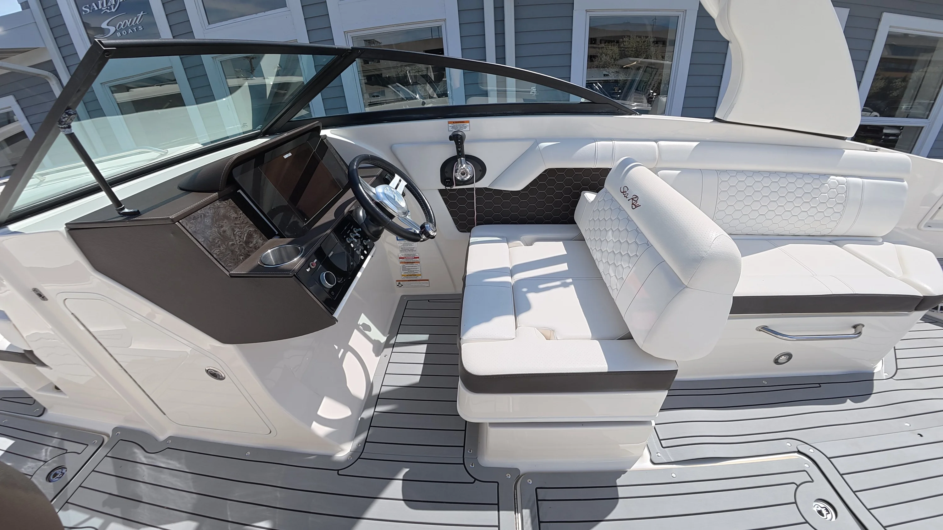2020 Sea Ray SDX 270 Outboard Image Thumbnail #18