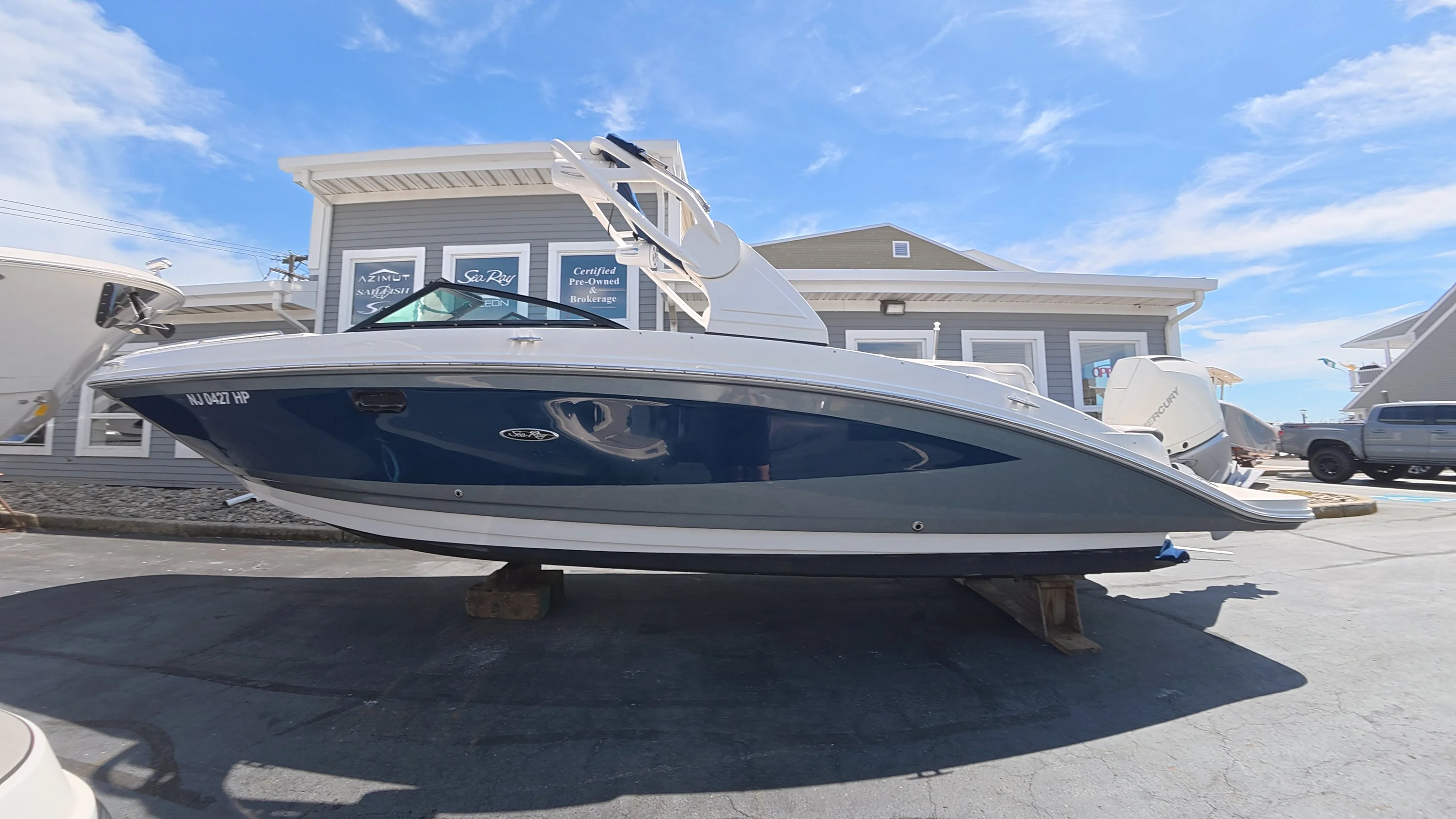 2020 Sea Ray SDX 270 Outboard Image Thumbnail #2