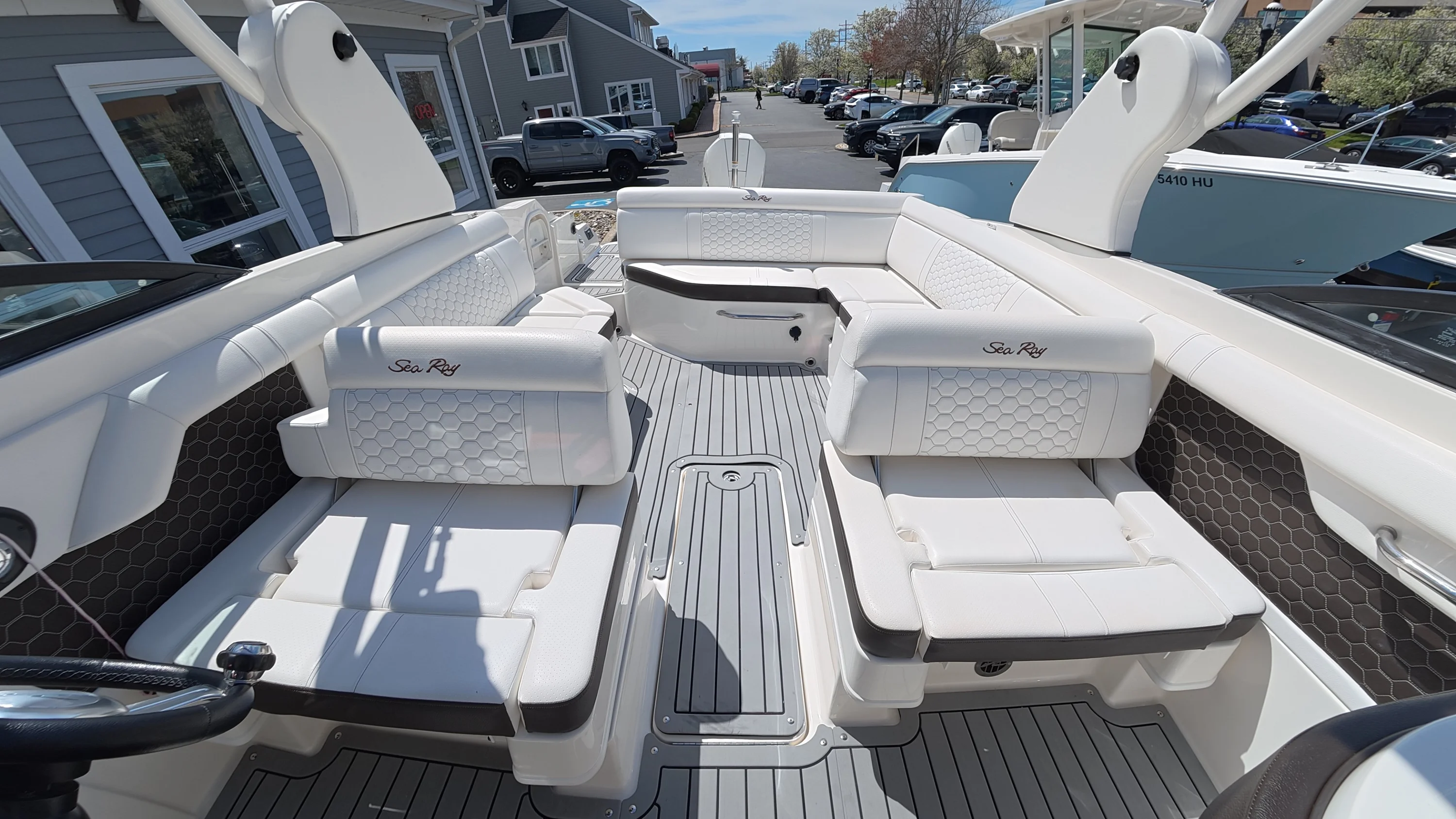 2020 Sea Ray SDX 270 Outboard Image Thumbnail #17