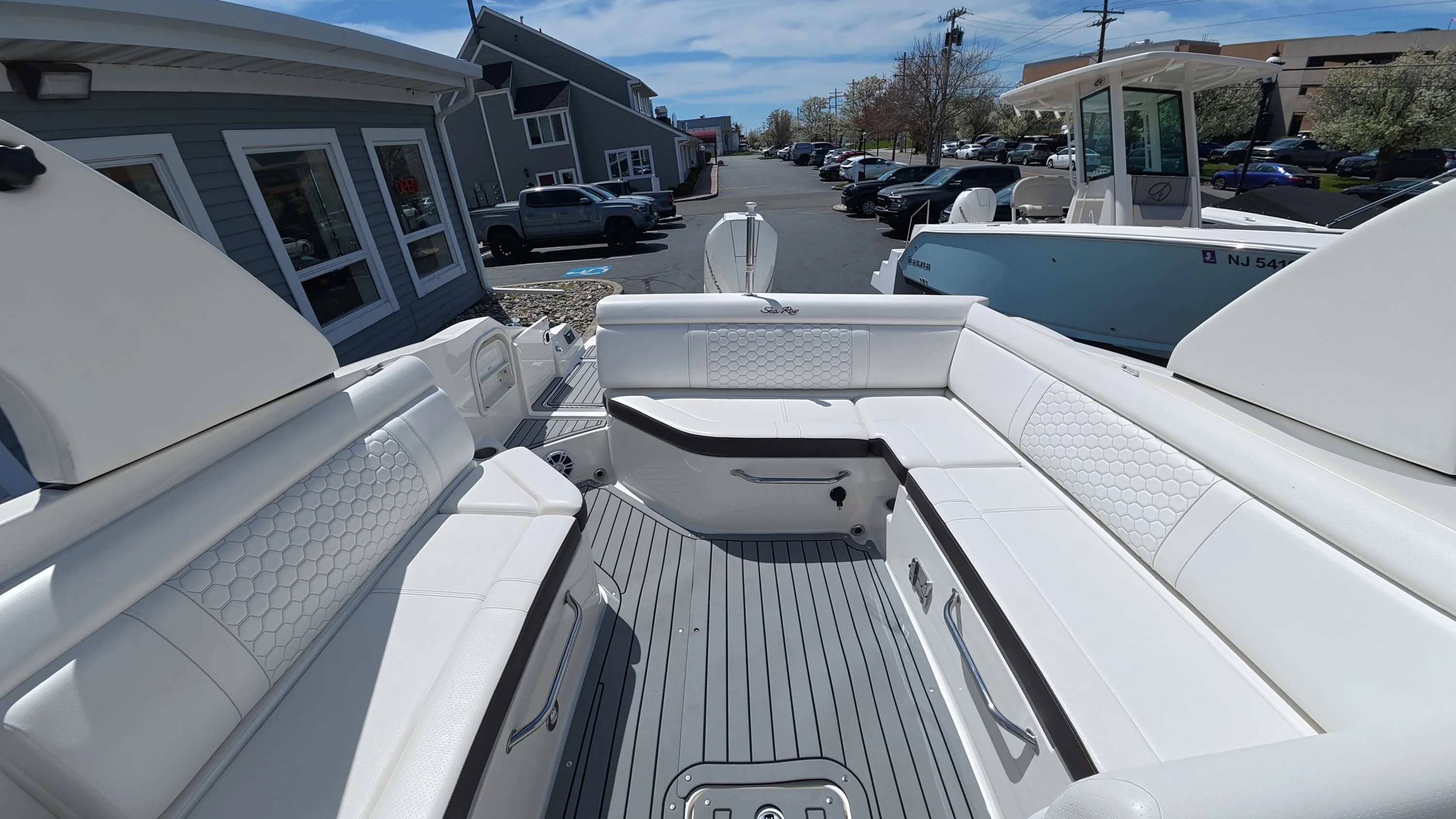 2020 Sea Ray SDX 270 Outboard Image Thumbnail #10