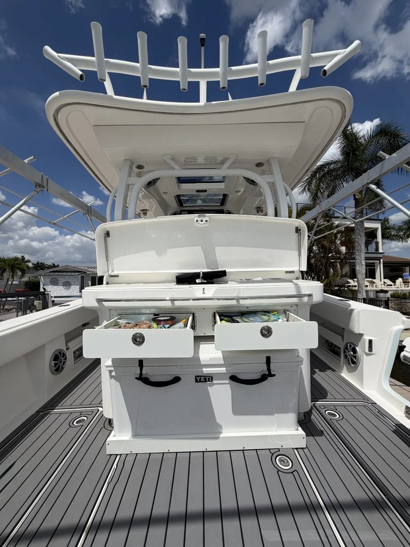 2018 Black Water 43 SPORTFISH Image Thumbnail #8