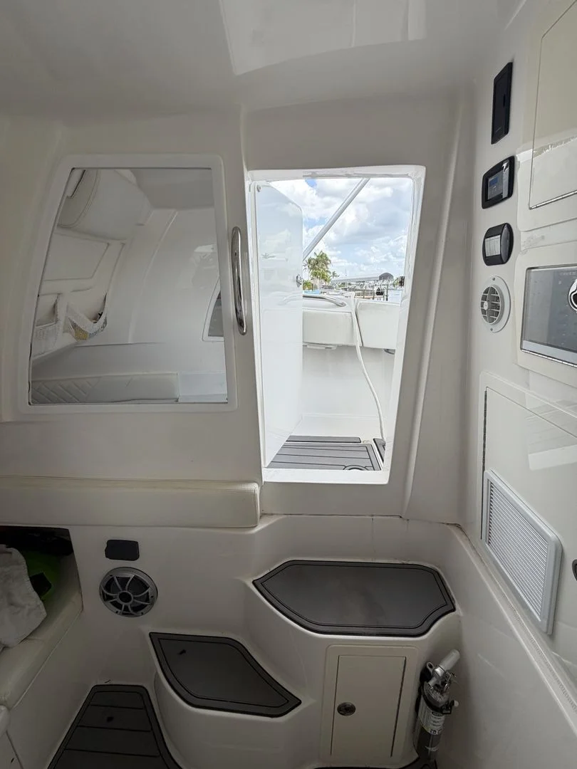 2018 Black Water 43 SPORTFISH Image Thumbnail #32