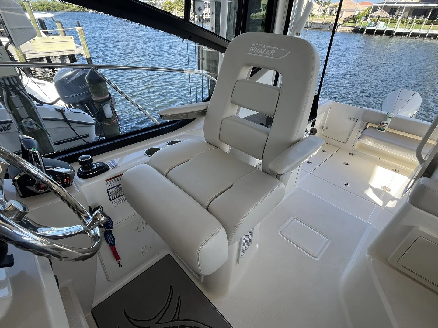 2023 Boston Whaler 325 CONQUEST Image Thumbnail #25