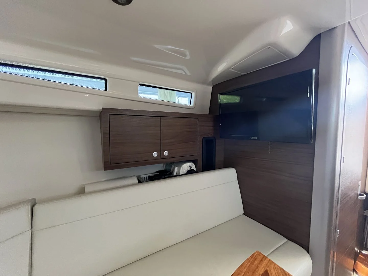 2023 Boston Whaler 325 CONQUEST Image Thumbnail #34