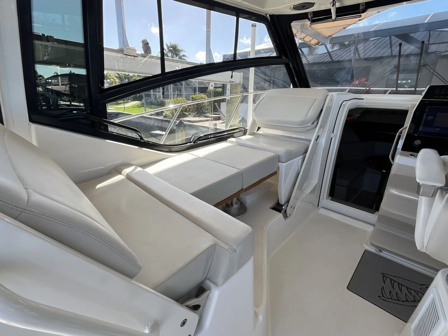 2023 Boston Whaler 325 CONQUEST Image Thumbnail #26