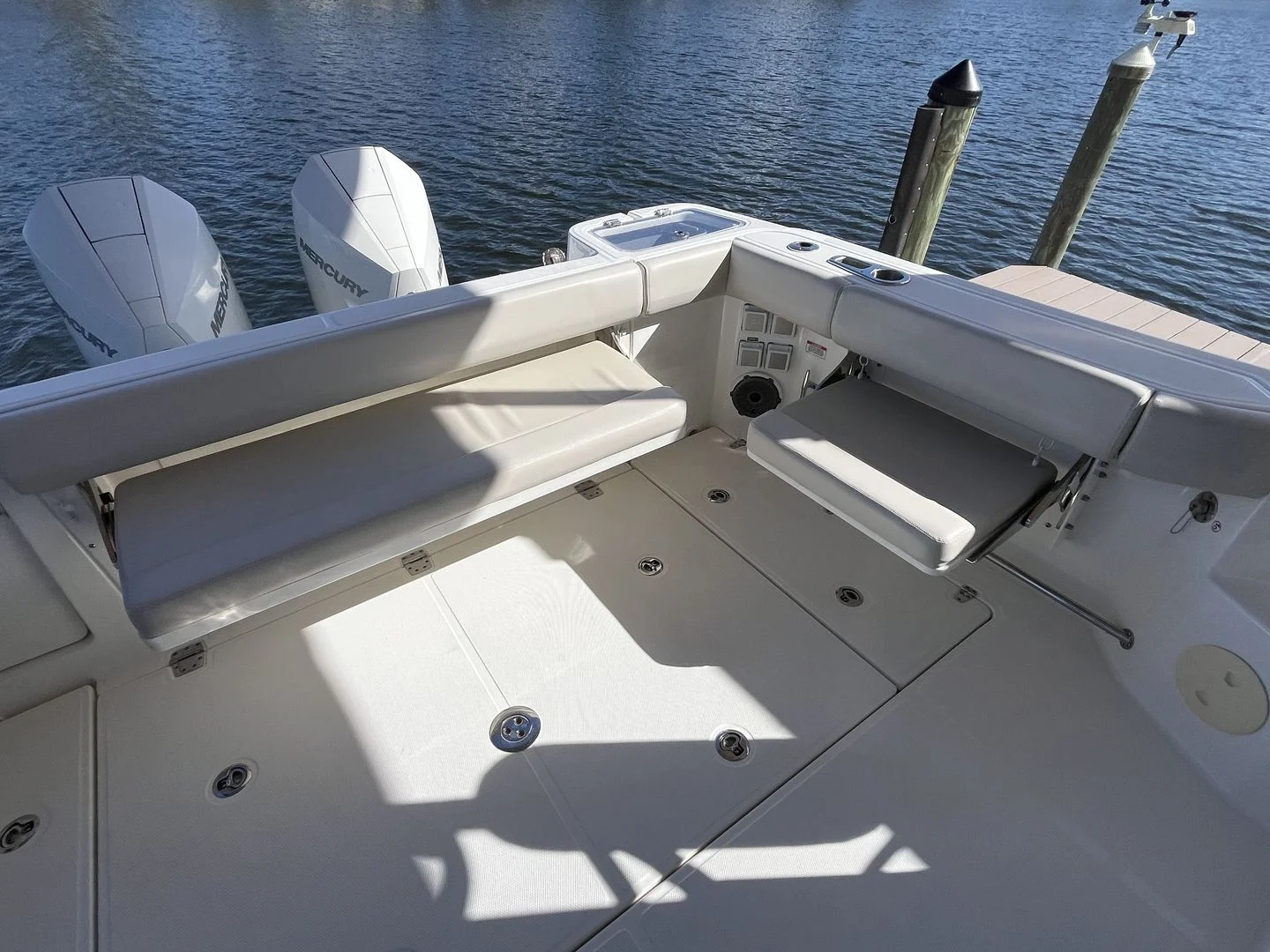 2023 Boston Whaler 325 CONQUEST Image Thumbnail #9