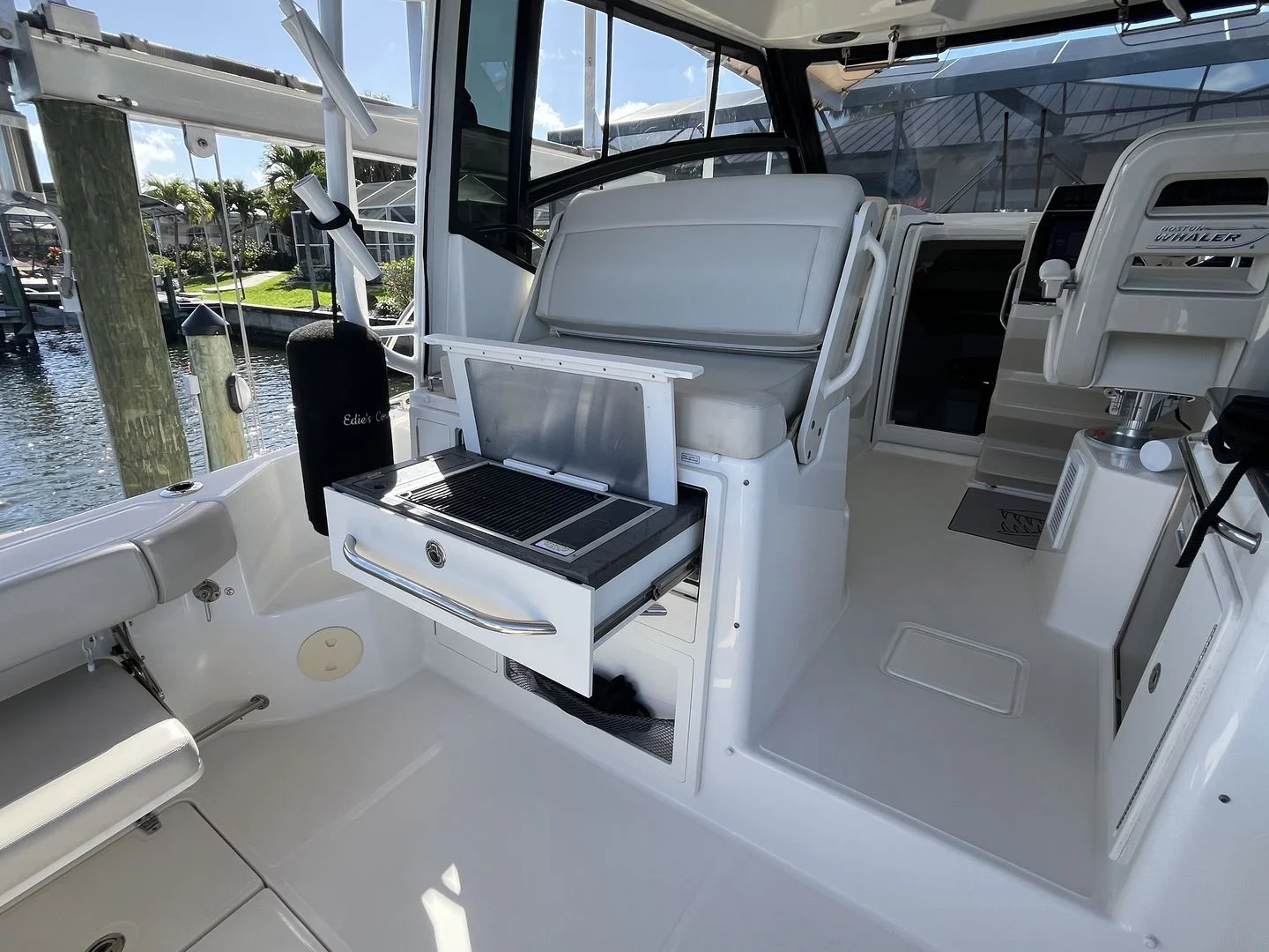 2023 Boston Whaler 325 CONQUEST Image Thumbnail #13