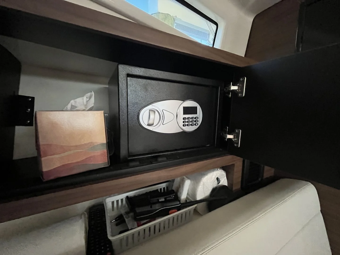 2023 Boston Whaler 325 CONQUEST Image Thumbnail #35