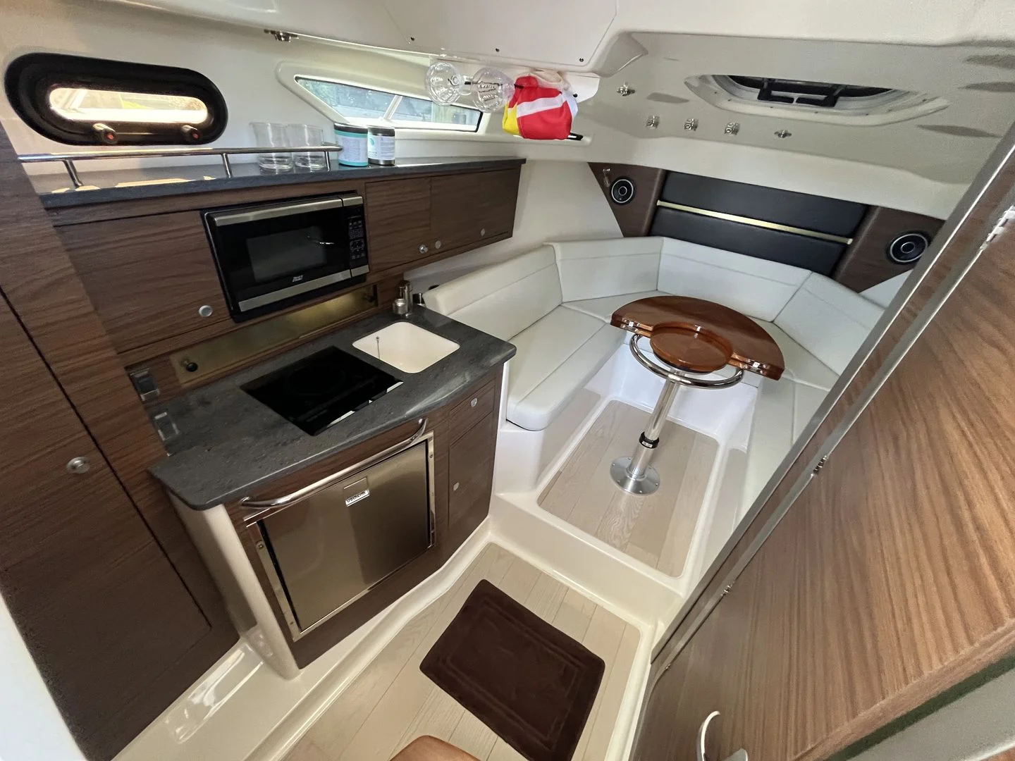 2023 Boston Whaler 325 CONQUEST Image Thumbnail #31