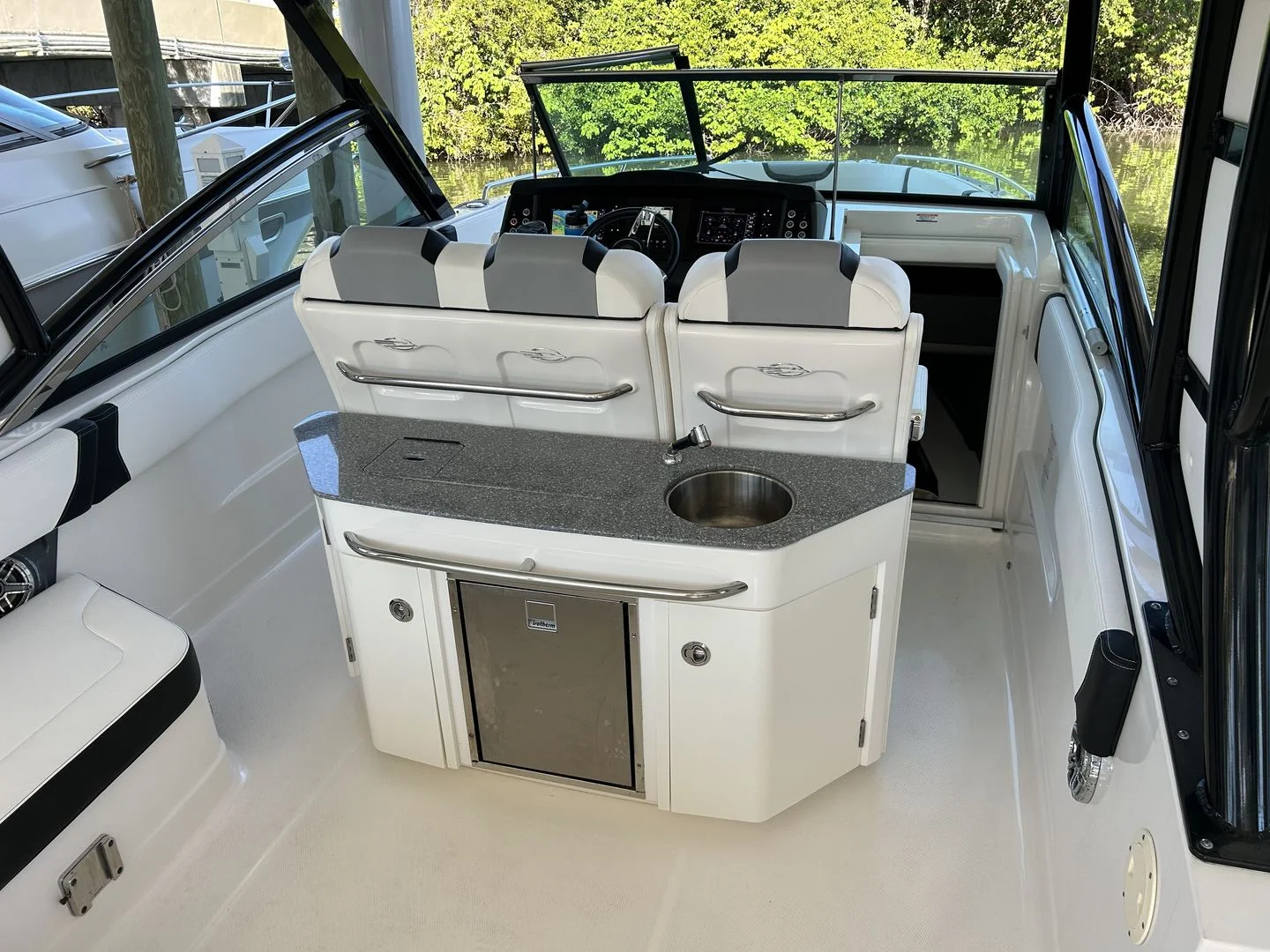 2023 Chaparral 300 OSX Image Thumbnail #7