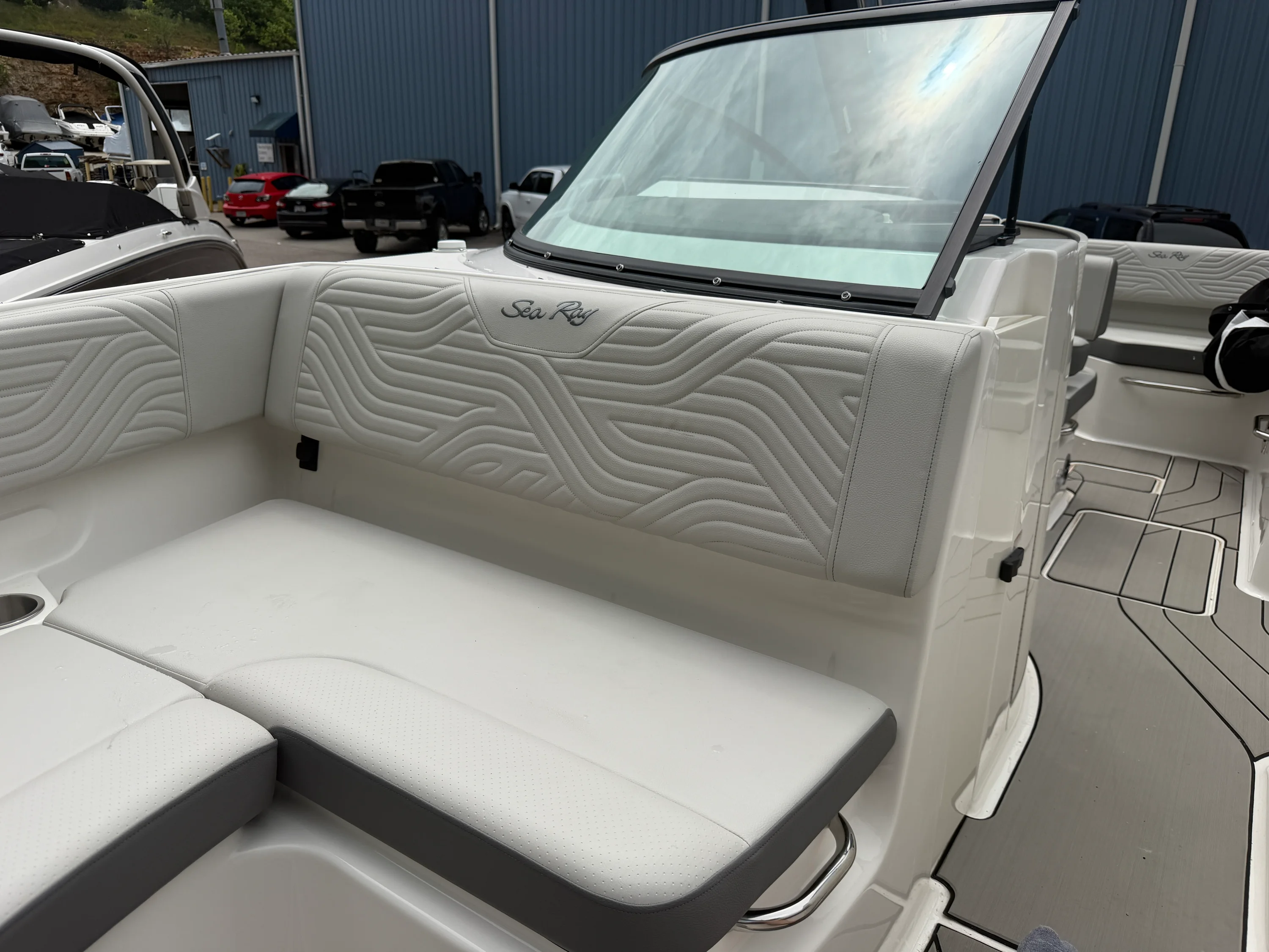 2026 Sea Ray SDX 250 Surf Image Thumbnail #7