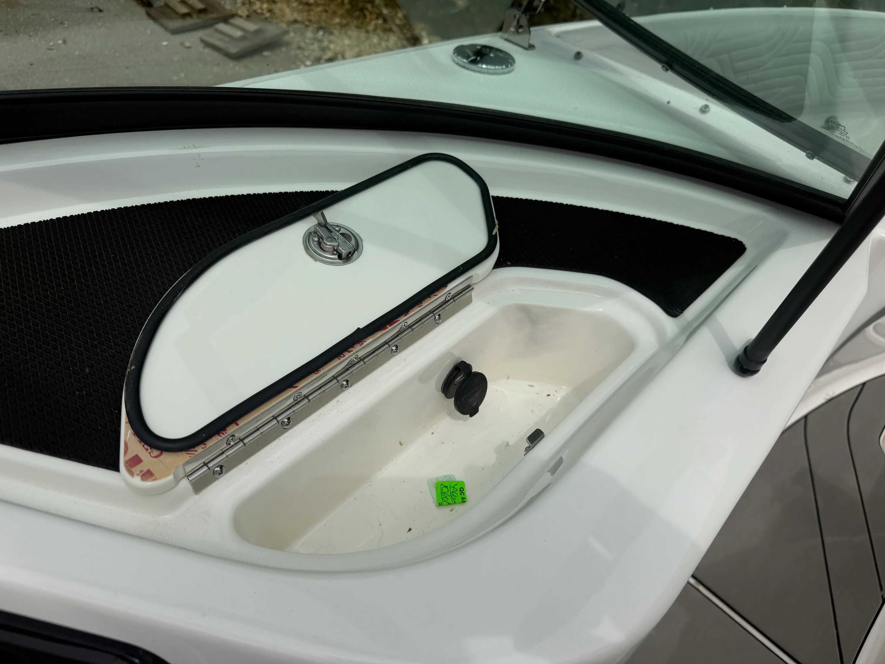 2026 Sea Ray SDX 250 Surf Image Thumbnail #13