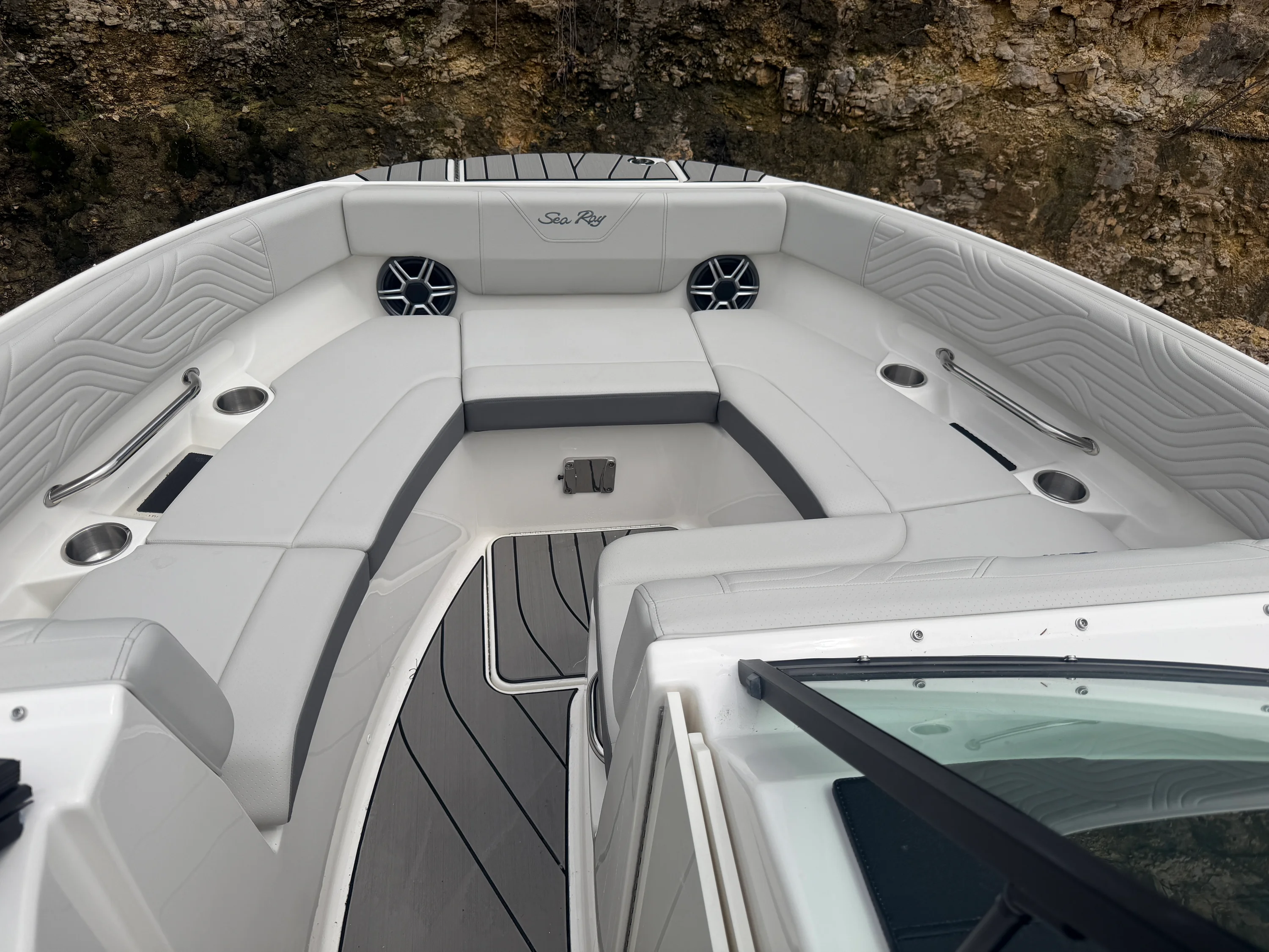2026 Sea Ray SDX 250 Surf Image Thumbnail #4
