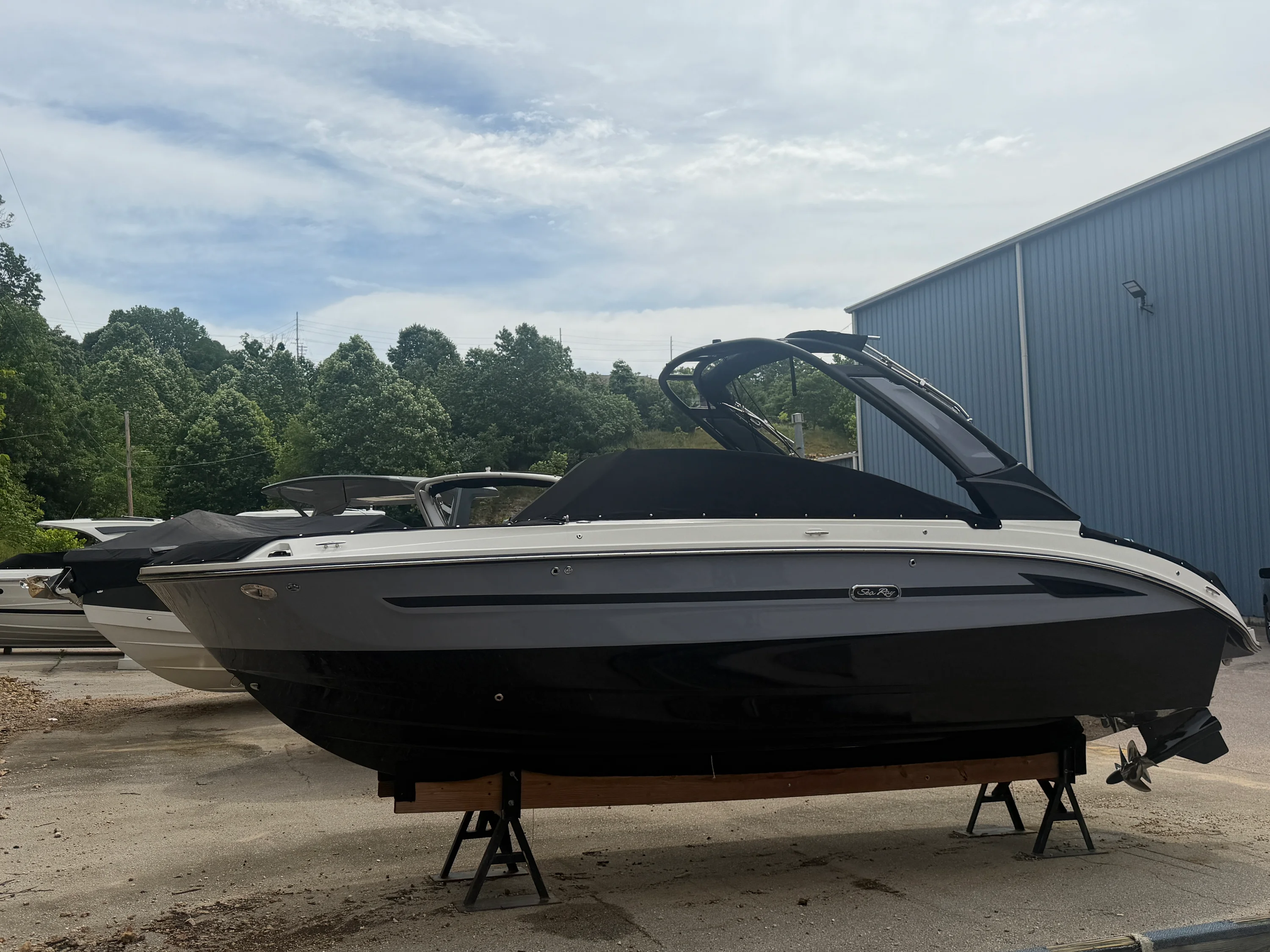 2026 Sea Ray SDX 250 Surf Image Thumbnail #3