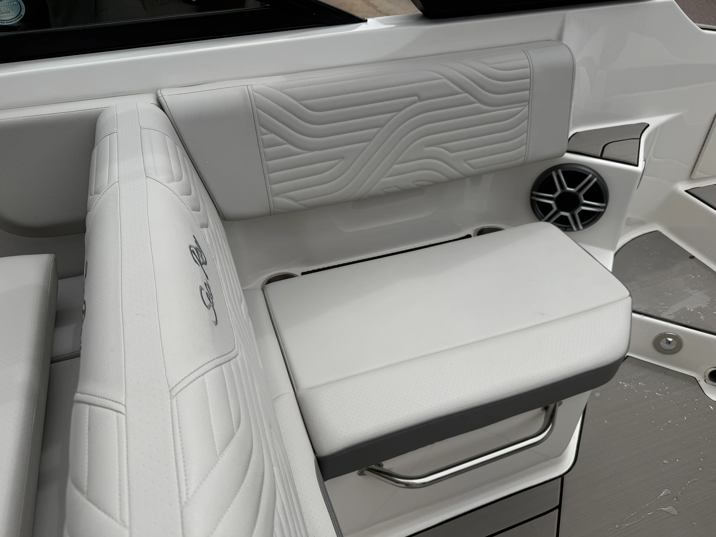 2026 Sea Ray SDX 250 Surf Image Thumbnail #15