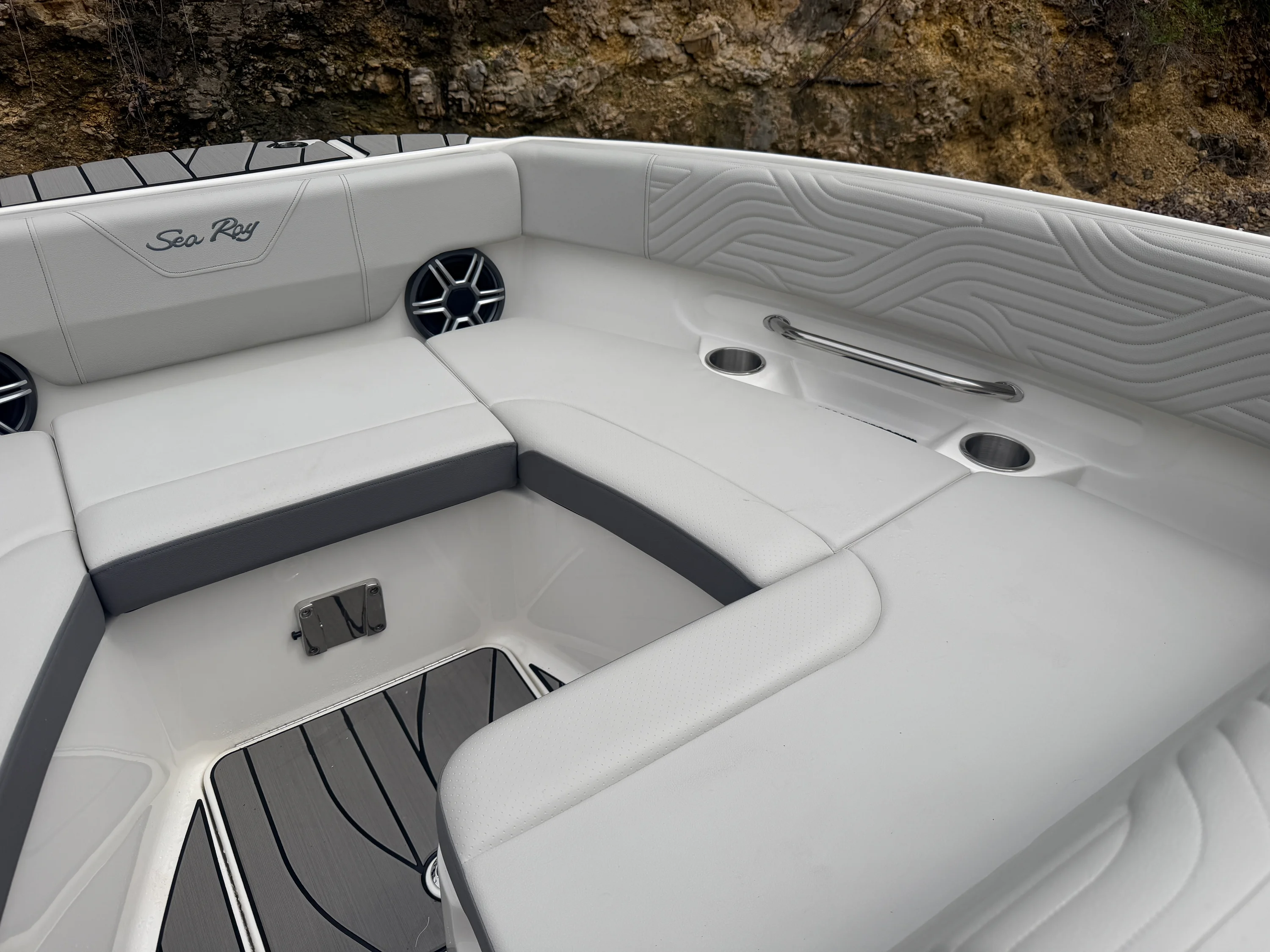 2026 Sea Ray SDX 250 Surf Image Thumbnail #5