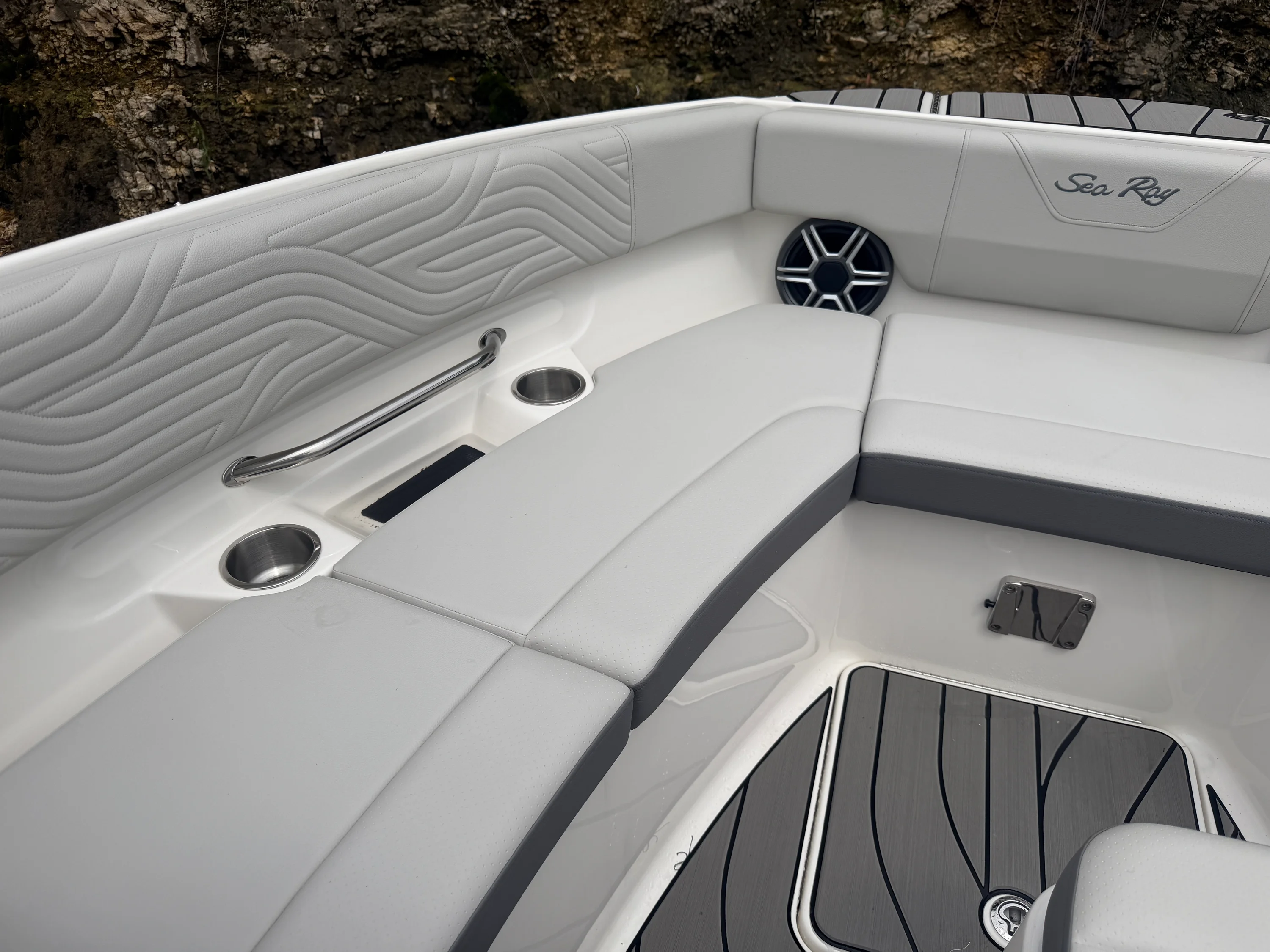 2026 Sea Ray SDX 250 Surf Image Thumbnail #6