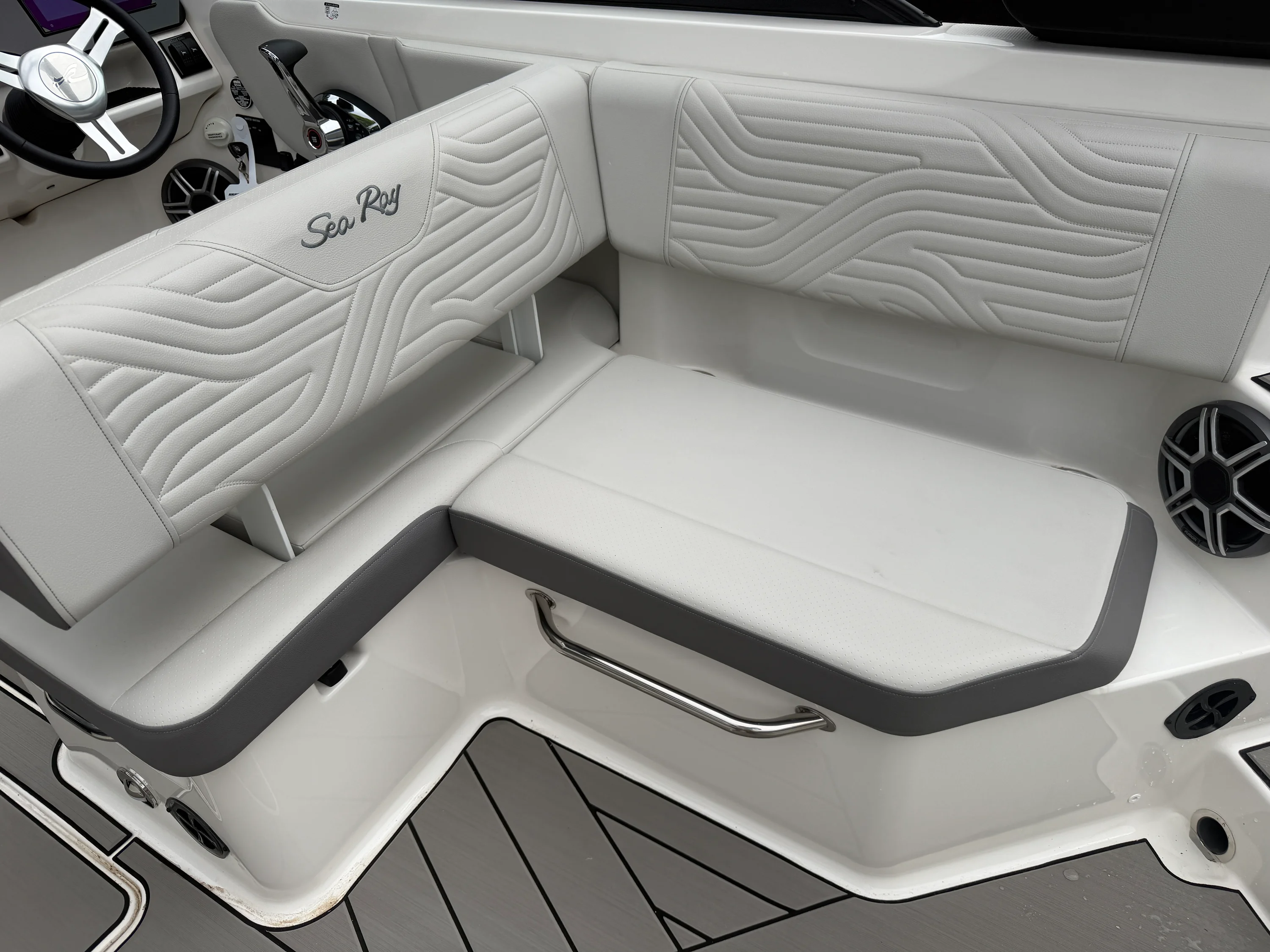 2026 Sea Ray SDX 250 Surf Image Thumbnail #19