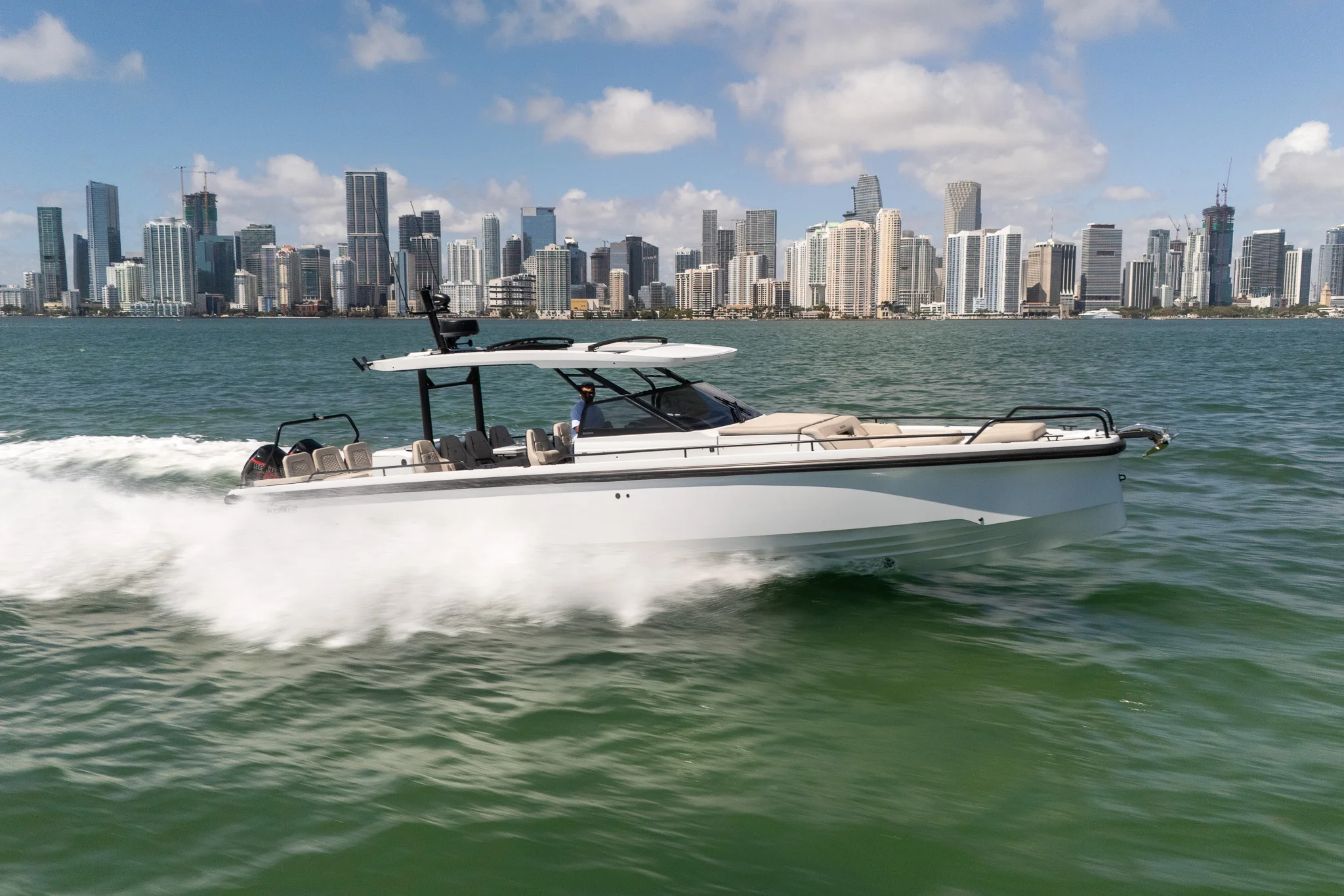 2023 Axopar SHADOW 900ST Image Thumbnail #35