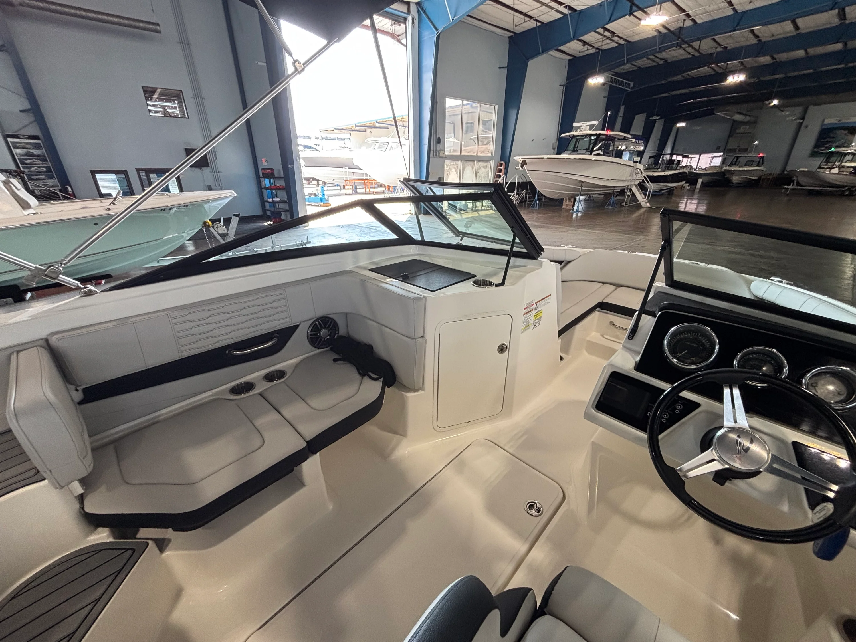 2022 Sea Ray SPX 190 OB Image Thumbnail #10