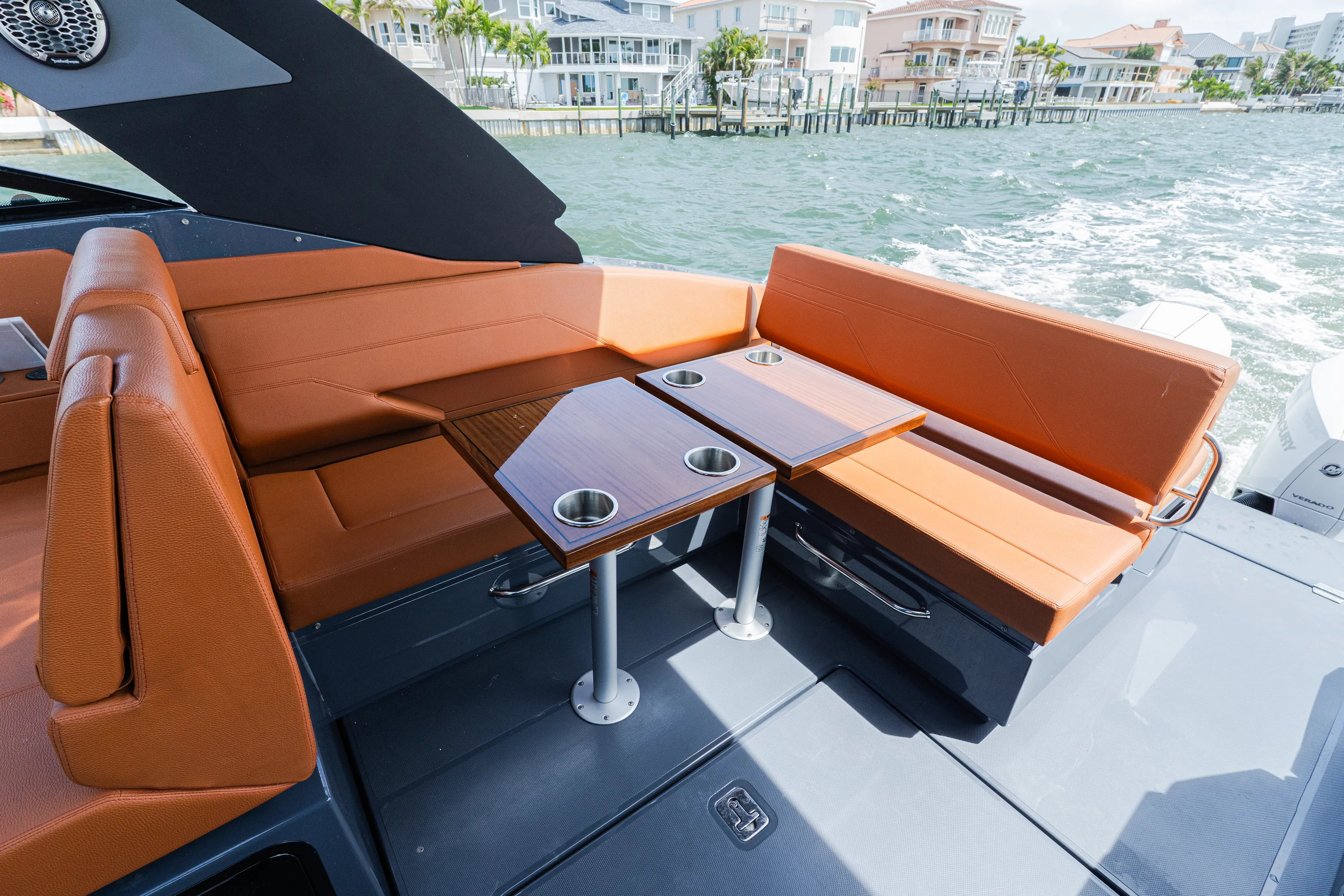 2024 Cruisers Yachts 34 GLS OB Image Thumbnail #17