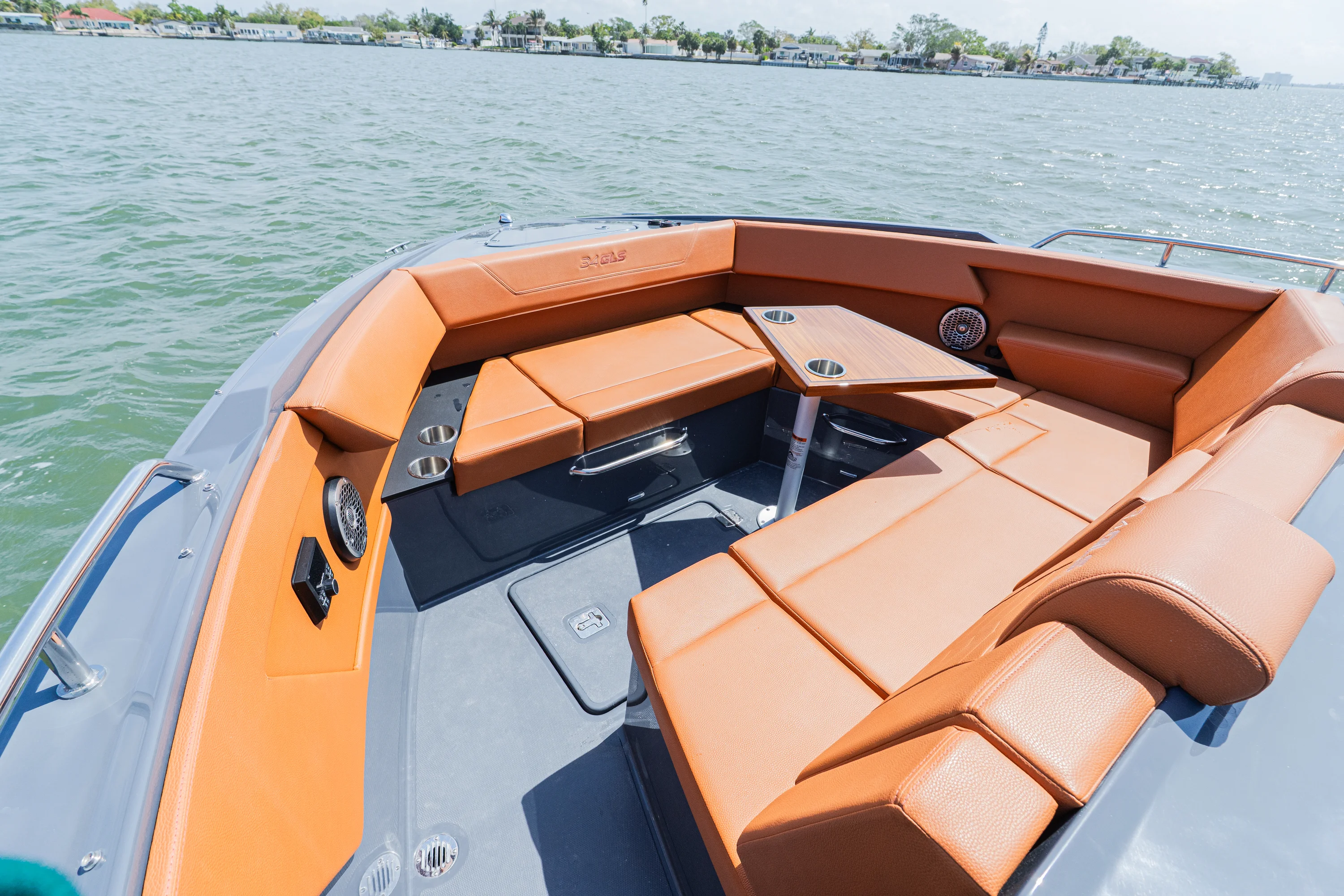 2024 Cruisers Yachts 34 GLS OB Image Thumbnail #11