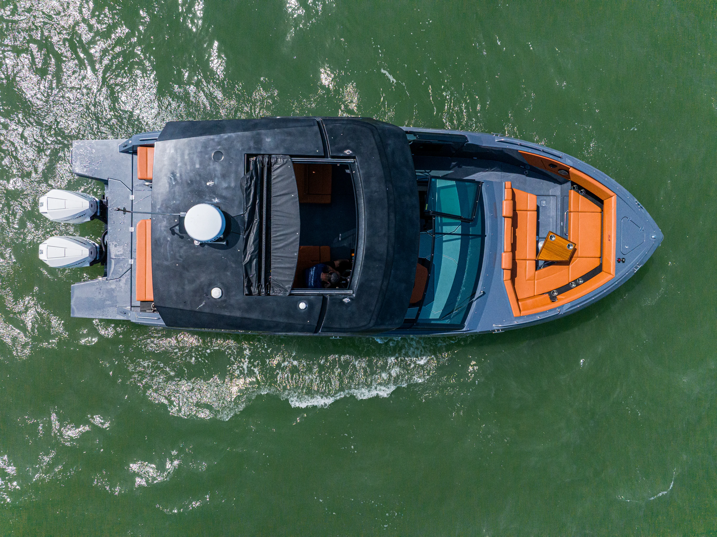 2024 Cruisers Yachts 34 GLS OB Image Thumbnail #4