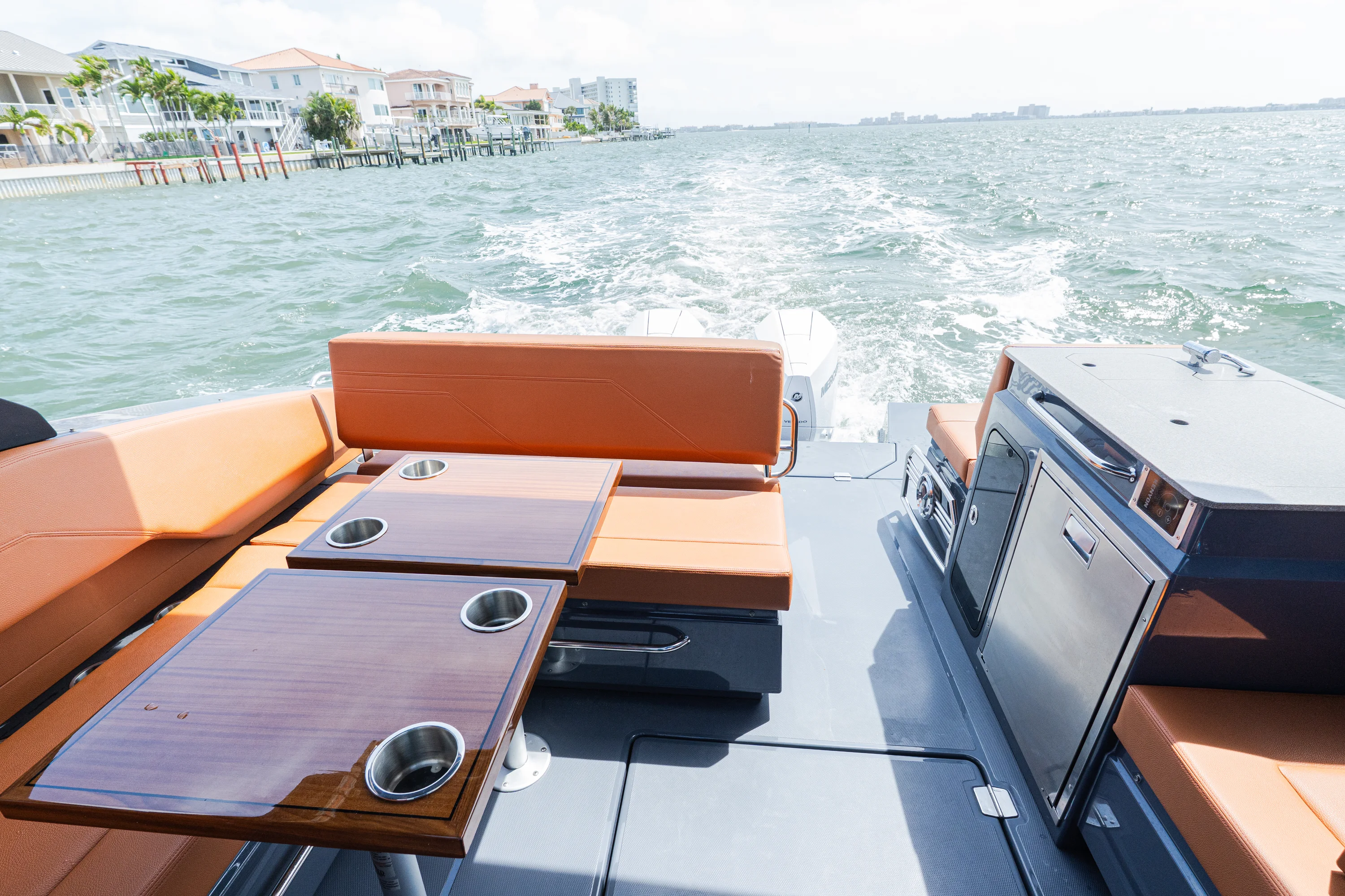 2024 Cruisers Yachts 34 GLS OB Image Thumbnail #18