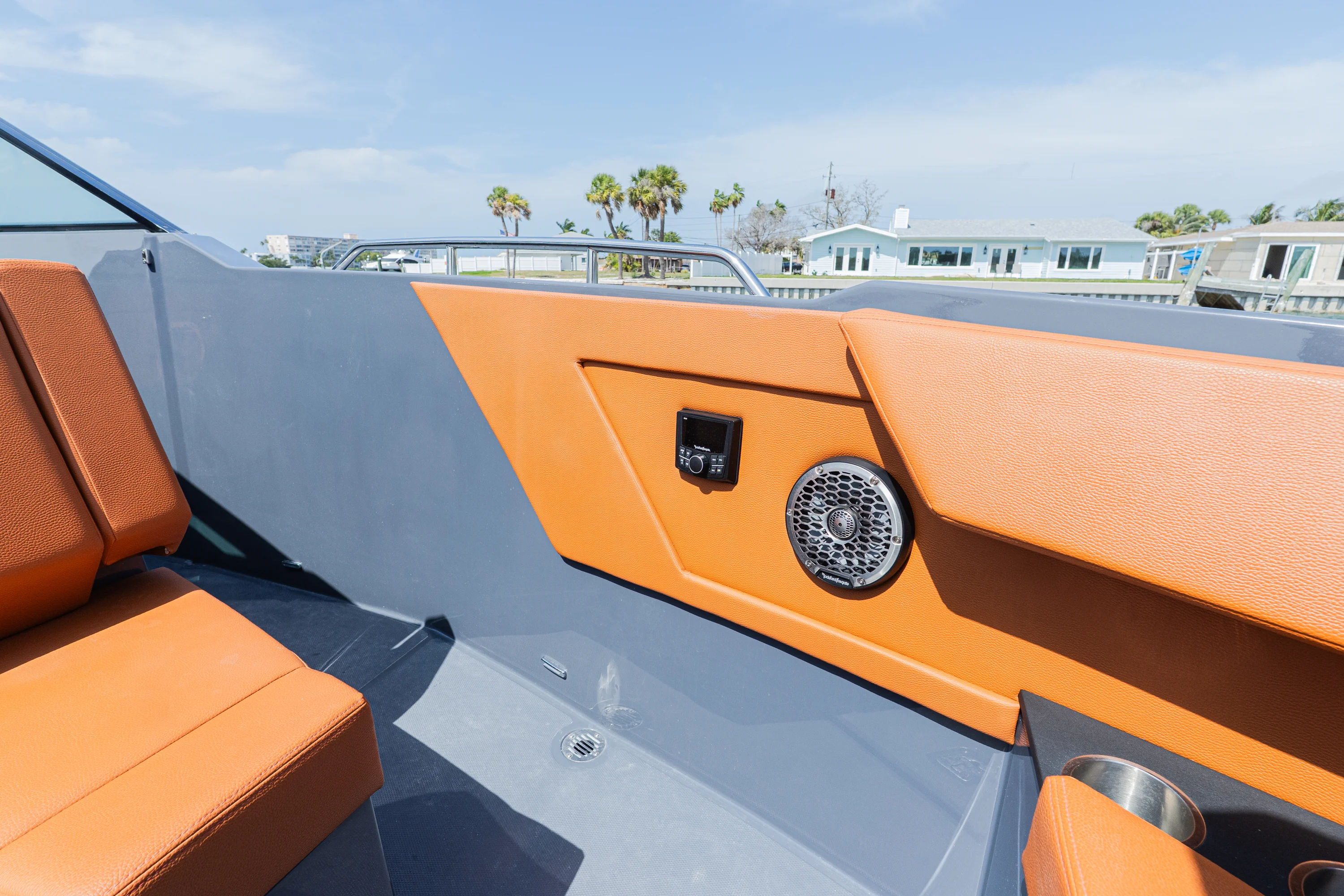 2024 Cruisers Yachts 34 GLS OB Image Thumbnail #14