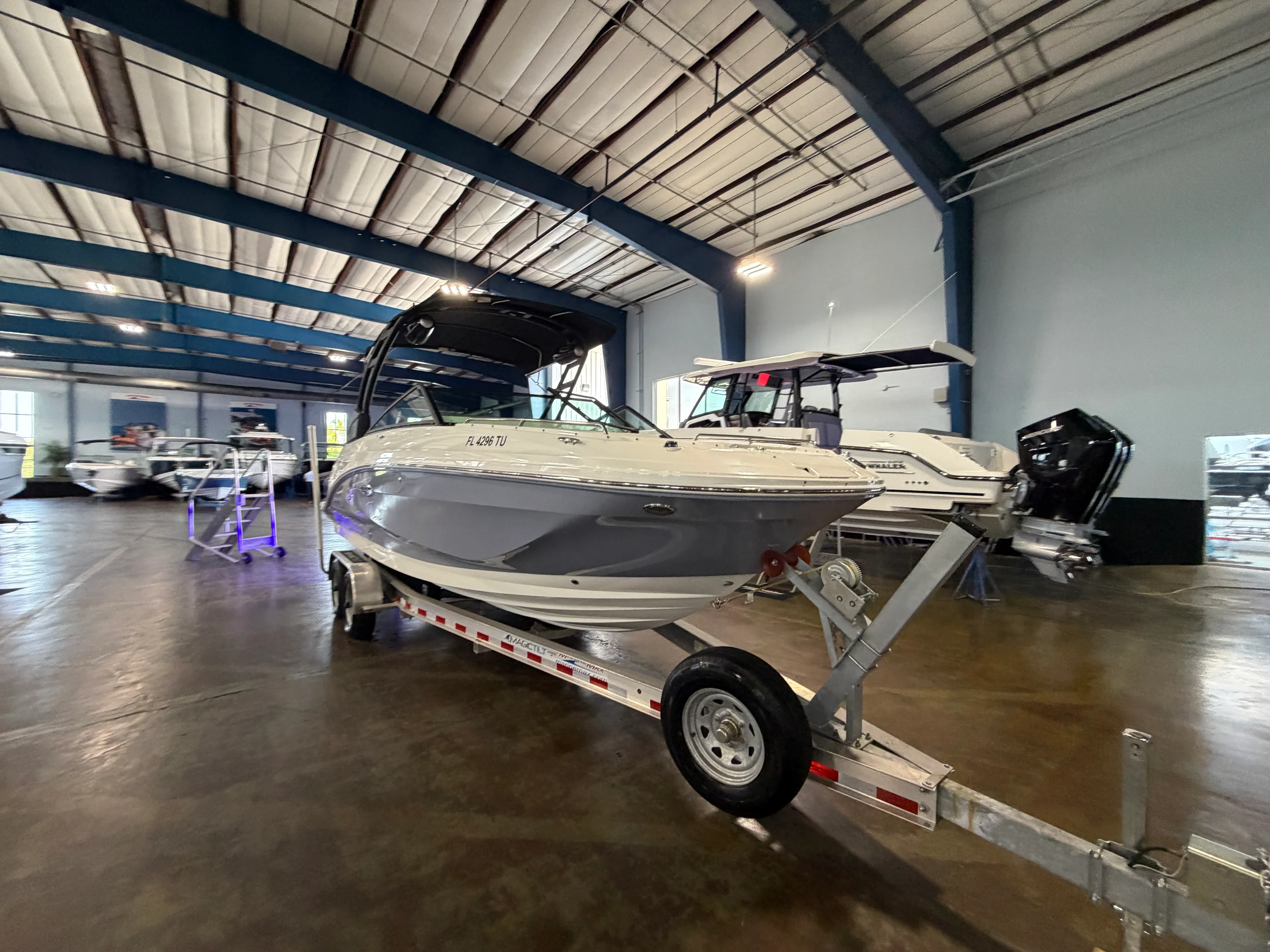 2024 Sea Ray 250 SDX-OB Image Thumbnail #6