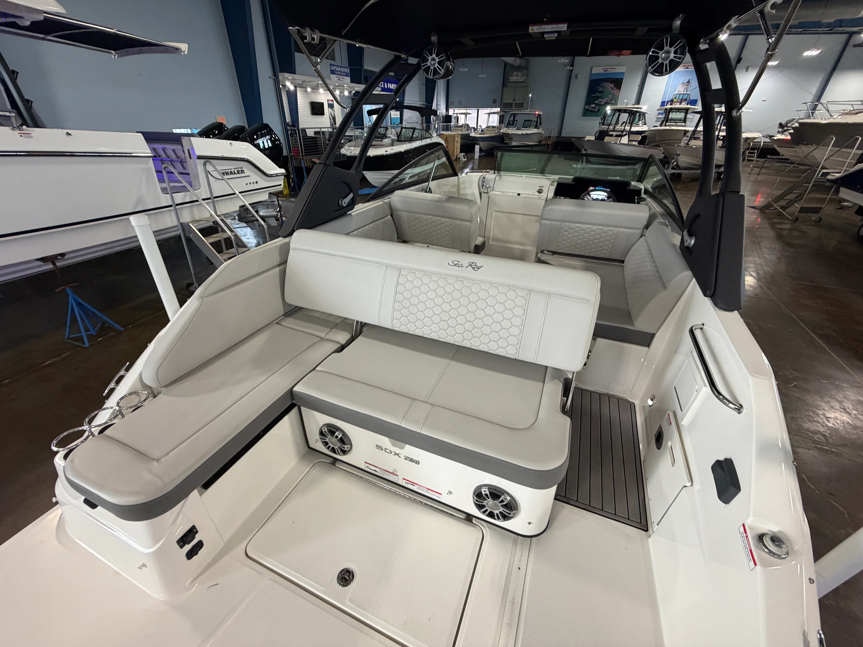 2024 Sea Ray 250 SDX-OB Image Thumbnail #31