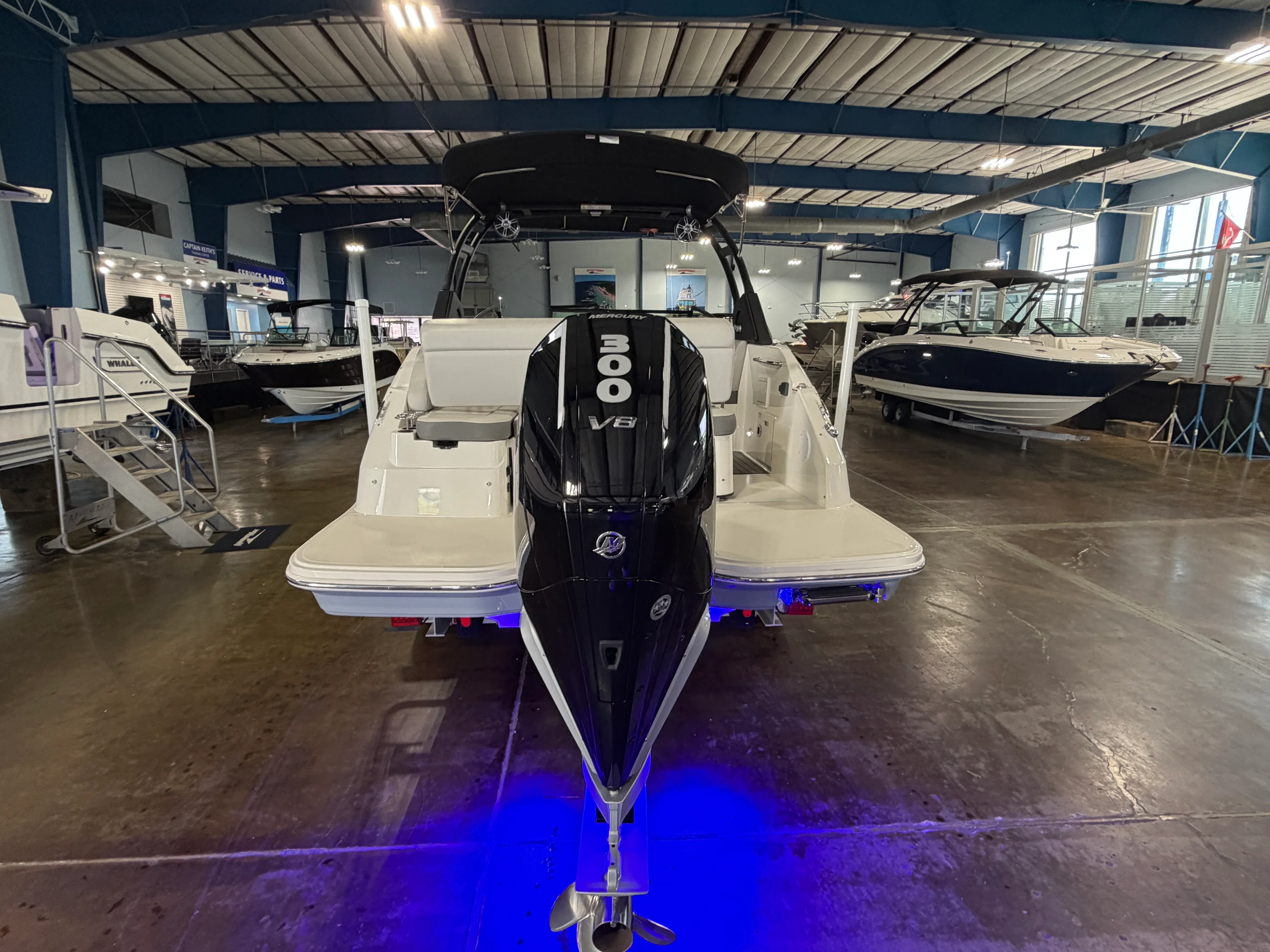 2024 Sea Ray 250 SDX-OB Image Thumbnail #2