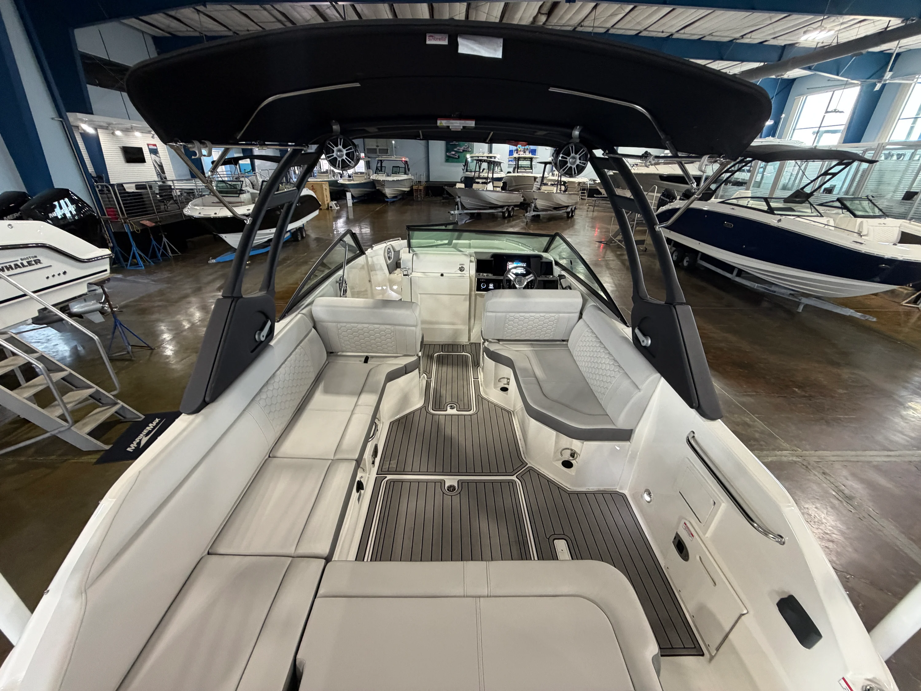 2024 Sea Ray 250 SDX-OB Image Thumbnail #12