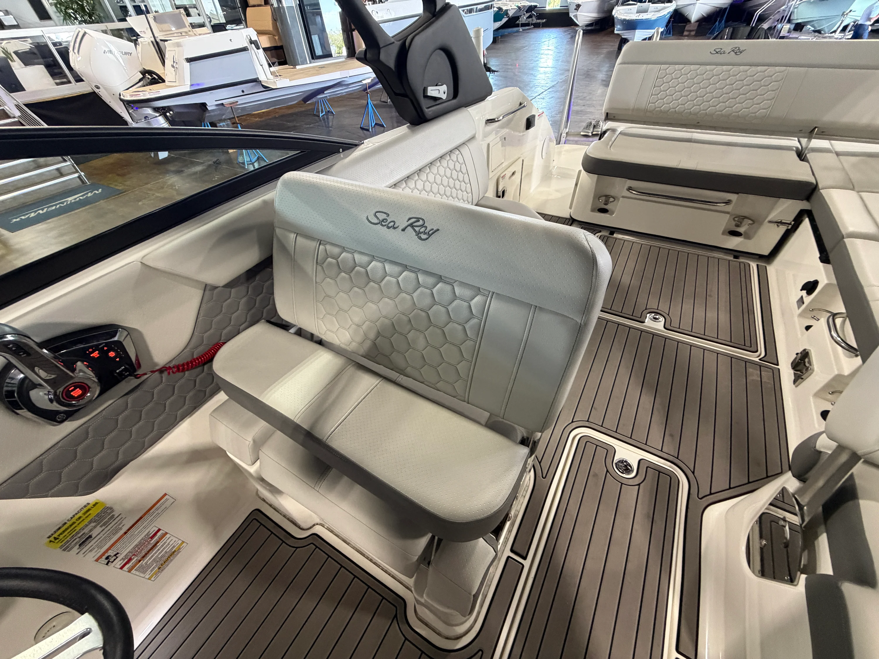 2024 Sea Ray 250 SDX-OB Image Thumbnail #18