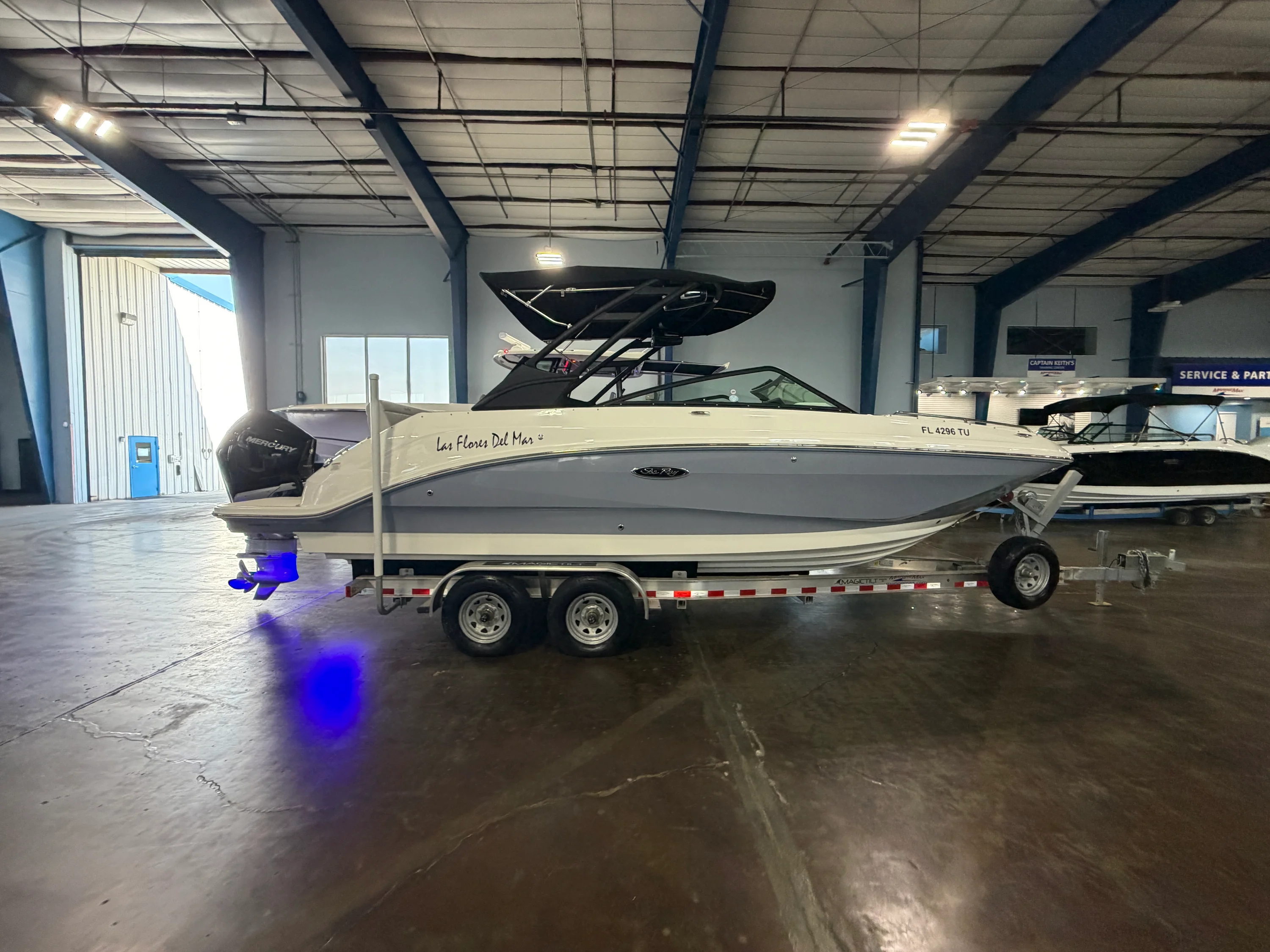 2024 Sea Ray 250 SDX-OB Image Thumbnail #4