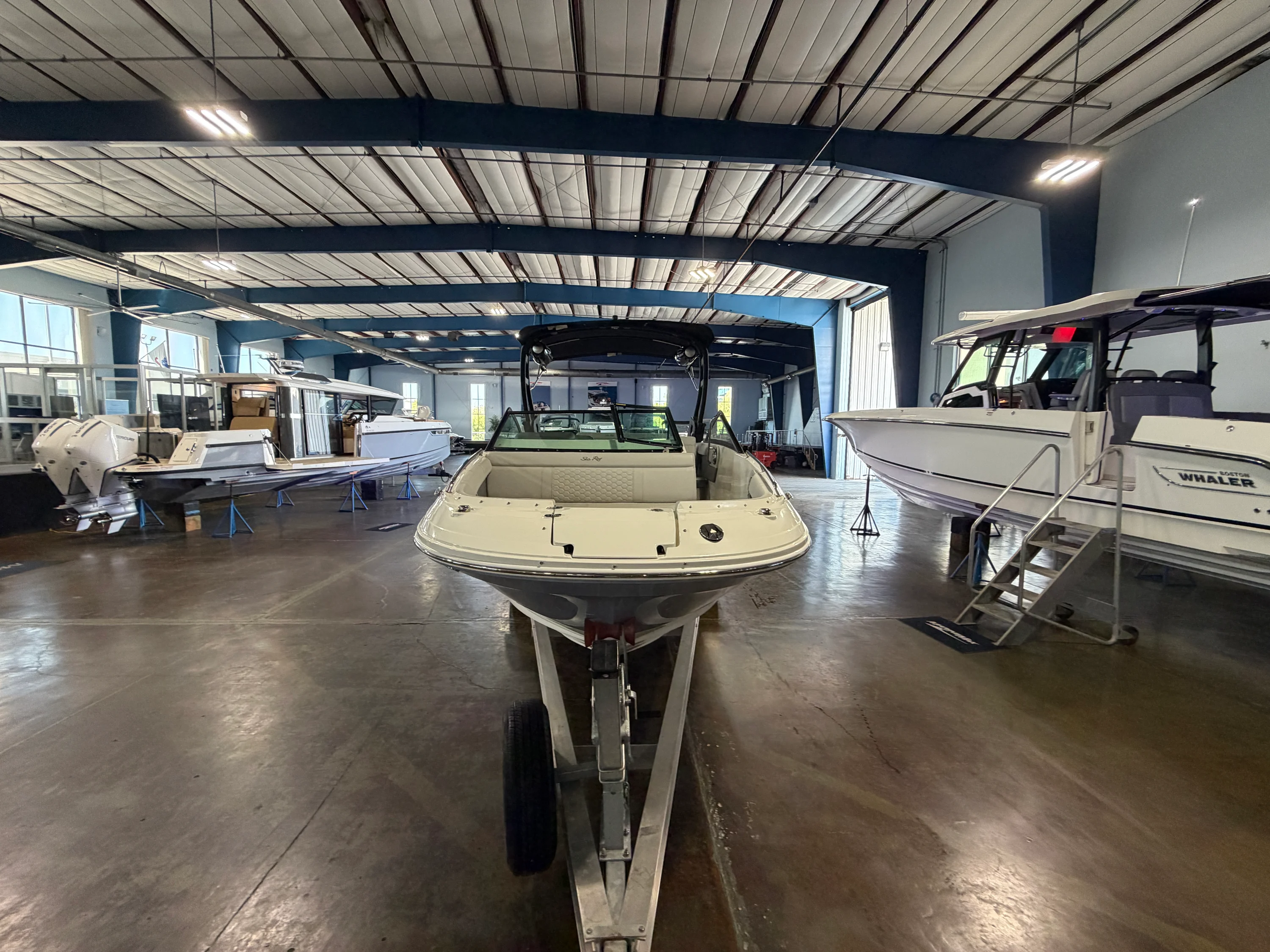 2024 Sea Ray 250 SDX-OB Image Thumbnail #7