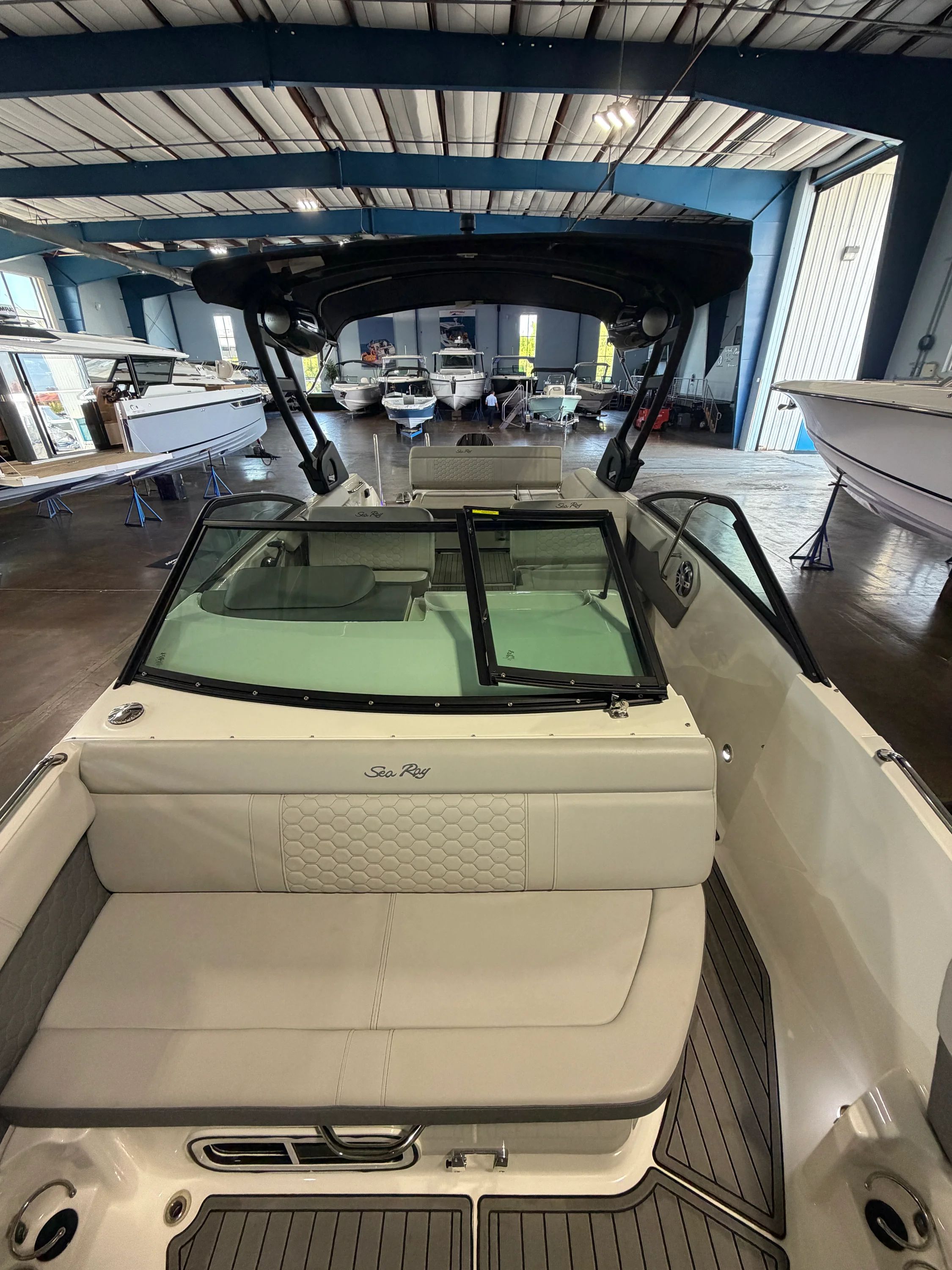 2024 Sea Ray 250 SDX-OB Image Thumbnail #29