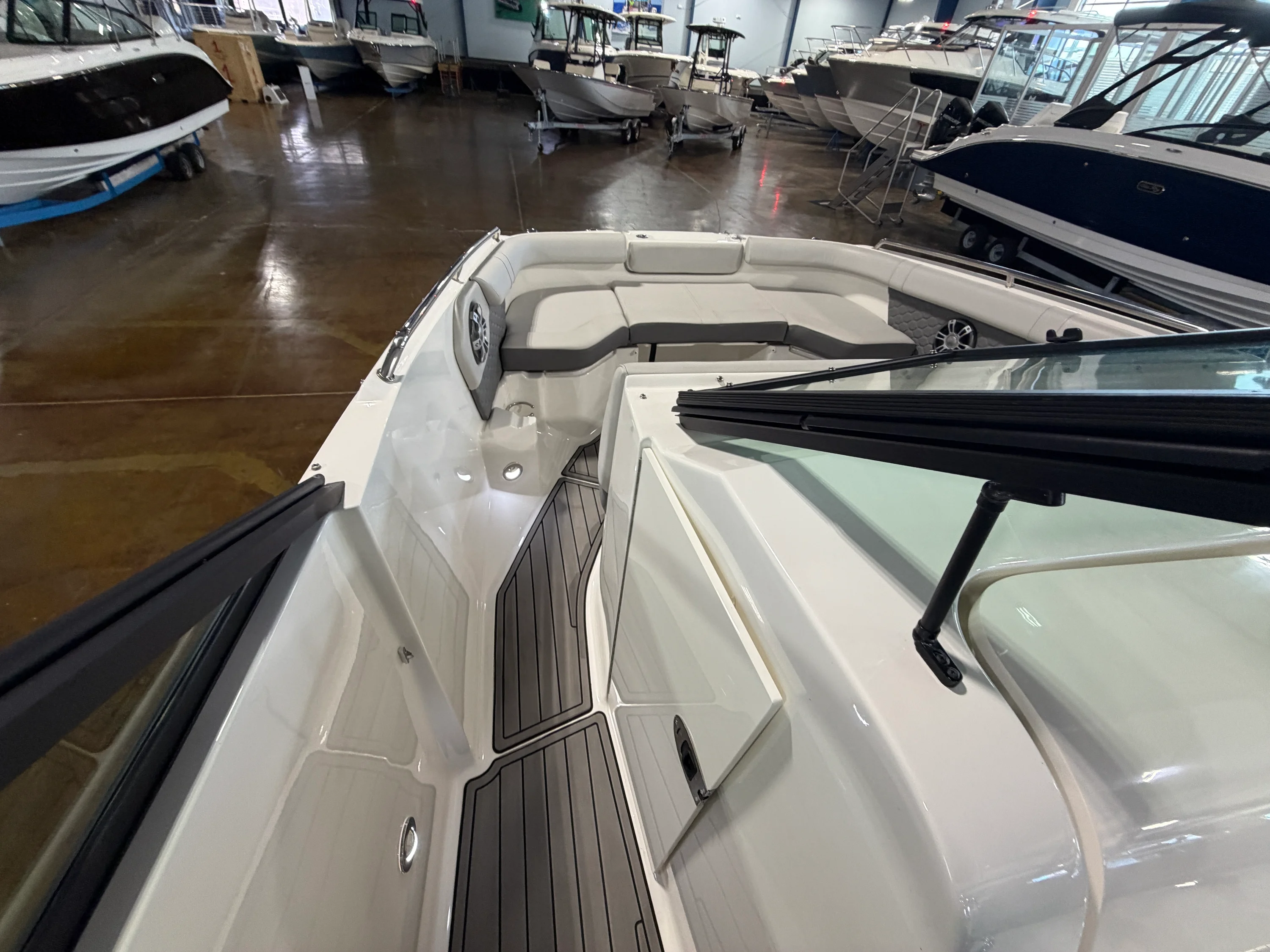 2024 Sea Ray 250 SDX-OB Image Thumbnail #25